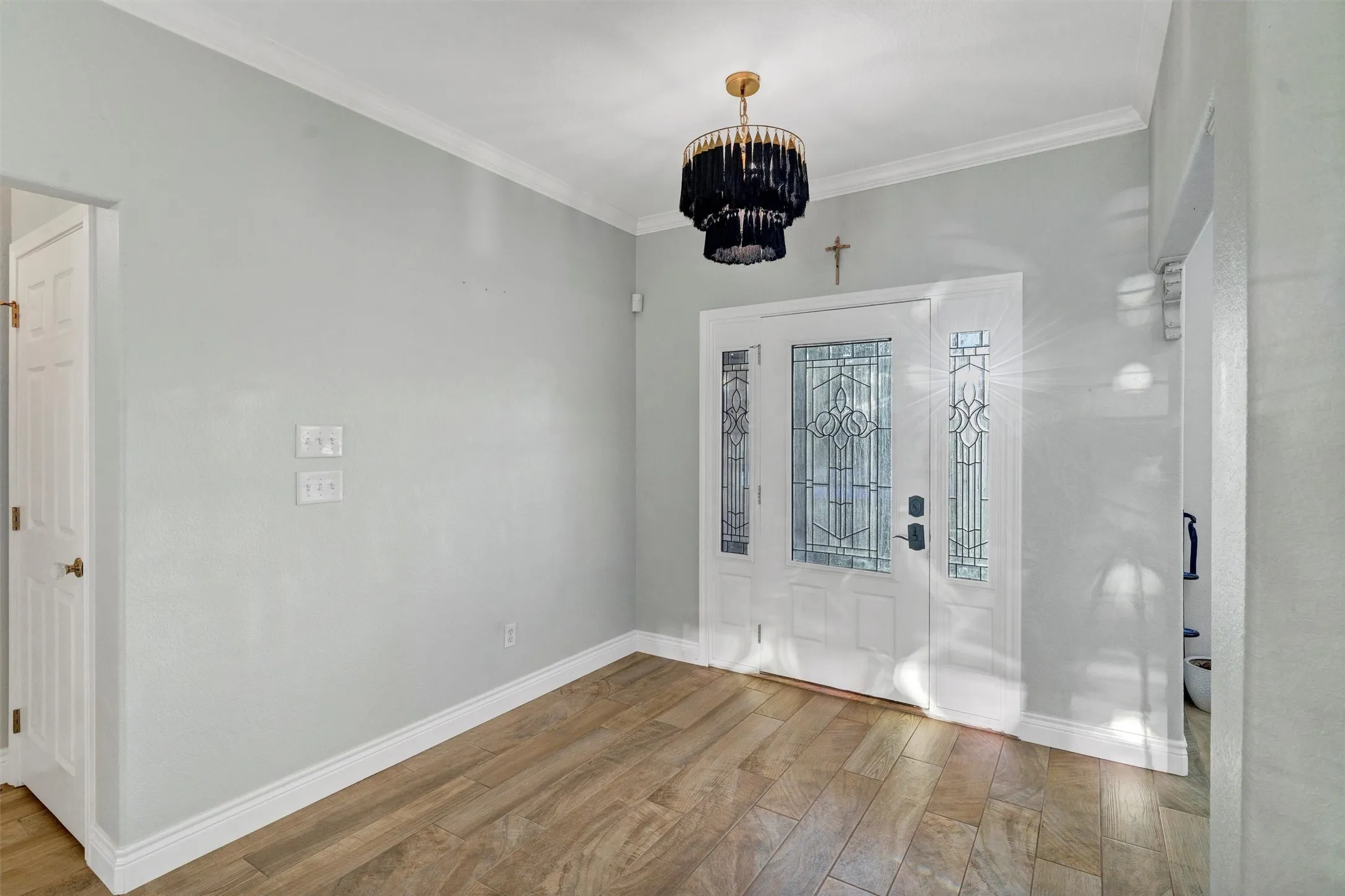 Single Family Residence For Sale in Hood County , 2801 Weylene Paseo, Granbury, Texas 76049, 3 Bedroom, 4 Bathroom, 3 Garage spaces, 2,609 Sqft, built in 2006, Preowned, mls#21129412, Real Estate Agent in Granbury, Homes For Sale in Hood county, Homes For Sale in Granbury, Realtor in Granbury Texas, Real Estate Brokerage Independent Realty Texas, Luminita Cordes Realtor
