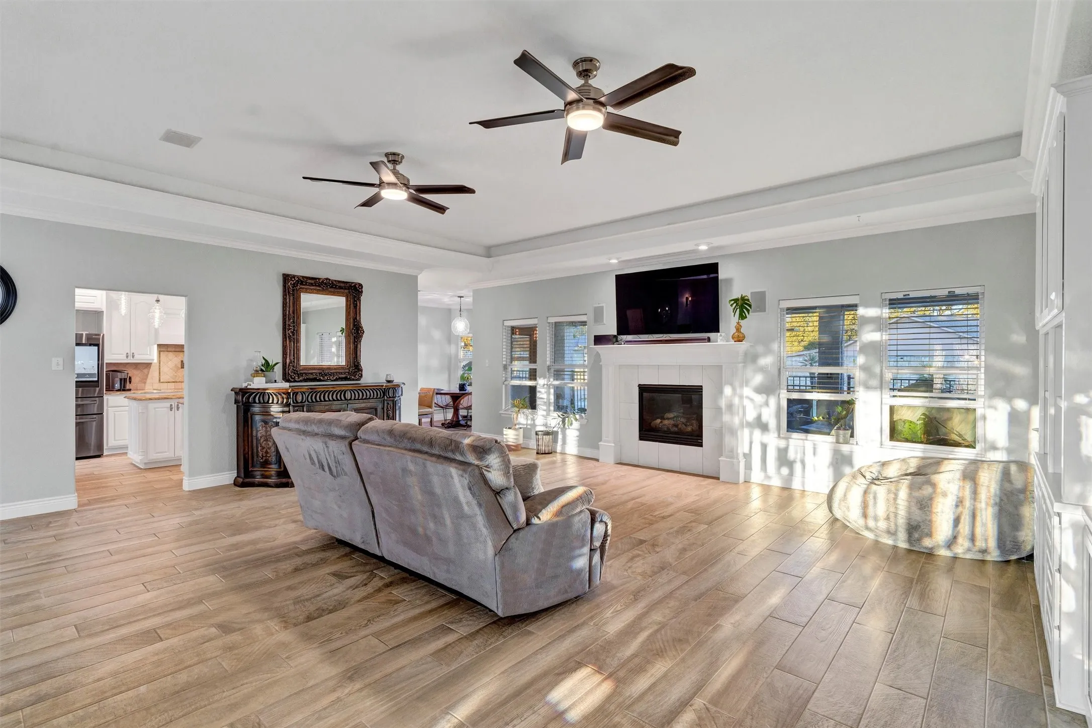 Single Family Residence For Sale in Hood County , 2801 Weylene Paseo, Granbury, Texas 76049, 3 Bedroom, 4 Bathroom, 3 Garage spaces, 2,609 Sqft, built in 2006, Preowned, mls#21129412, Real Estate Agent in Granbury, Homes For Sale in Hood county, Homes For Sale in Granbury, Realtor in Granbury Texas, Real Estate Brokerage Independent Realty Texas, Luminita Cordes Realtor