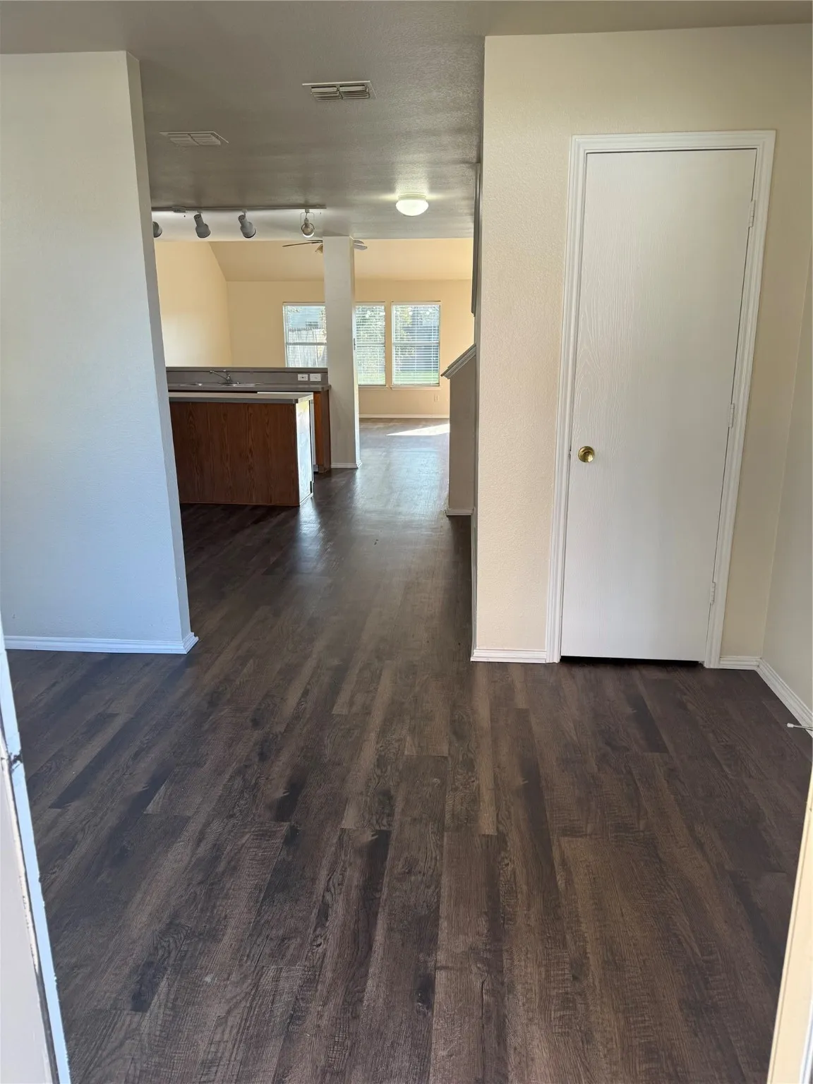 Single Family Residence For Rent in Tarrant County , 4116 Majestic Court, Fort Worth, Texas 76244, 4 Bedroom, 3 Bathroom, 2 Garage spaces, 2,516 Sqft, built in 2003, mls#21122280, Real Estate Agent in Fort Worth, Homes For Rent in Tarrant county, Homes For Rent in Fort Worth, Realtor in Fort Worth Texas, Real Estate Brokerage Independent Realty Texas, Luminita Cordes Realtor