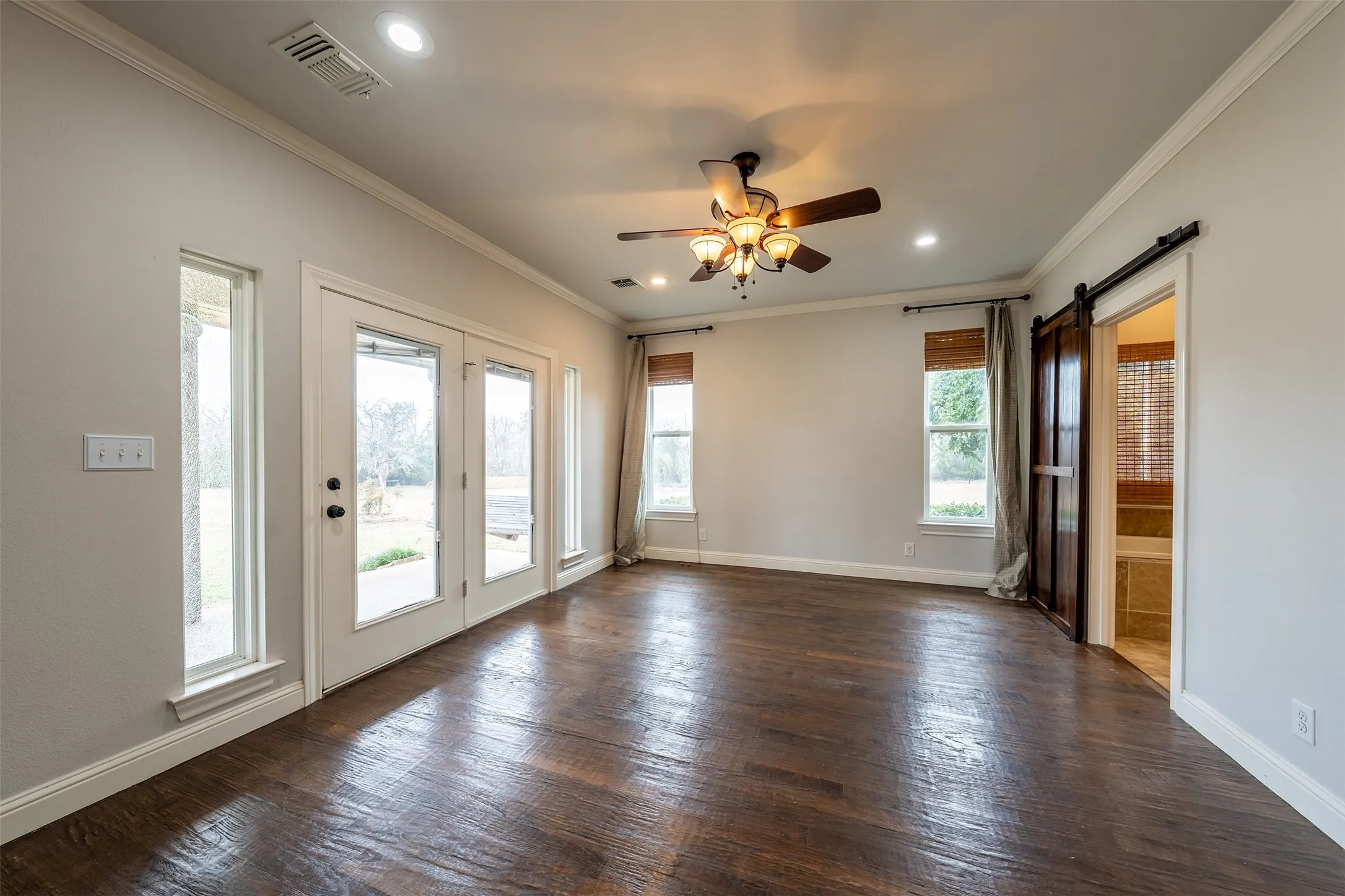 Farm For Sale in Collin County , 10899 County Road 496, Princeton, Texas 75407, 4 Bedroom, 4 Bathroom, 3 Garage spaces, 3,637 Sqft, built in 2008, mls#21130306, Real Estate Agent in Princeton, Homes For Sale in Collin county, Homes For Sale in Princeton, Realtor in Princeton Texas, Real Estate Brokerage Independent Realty Texas, Luminita Cordes Realtor