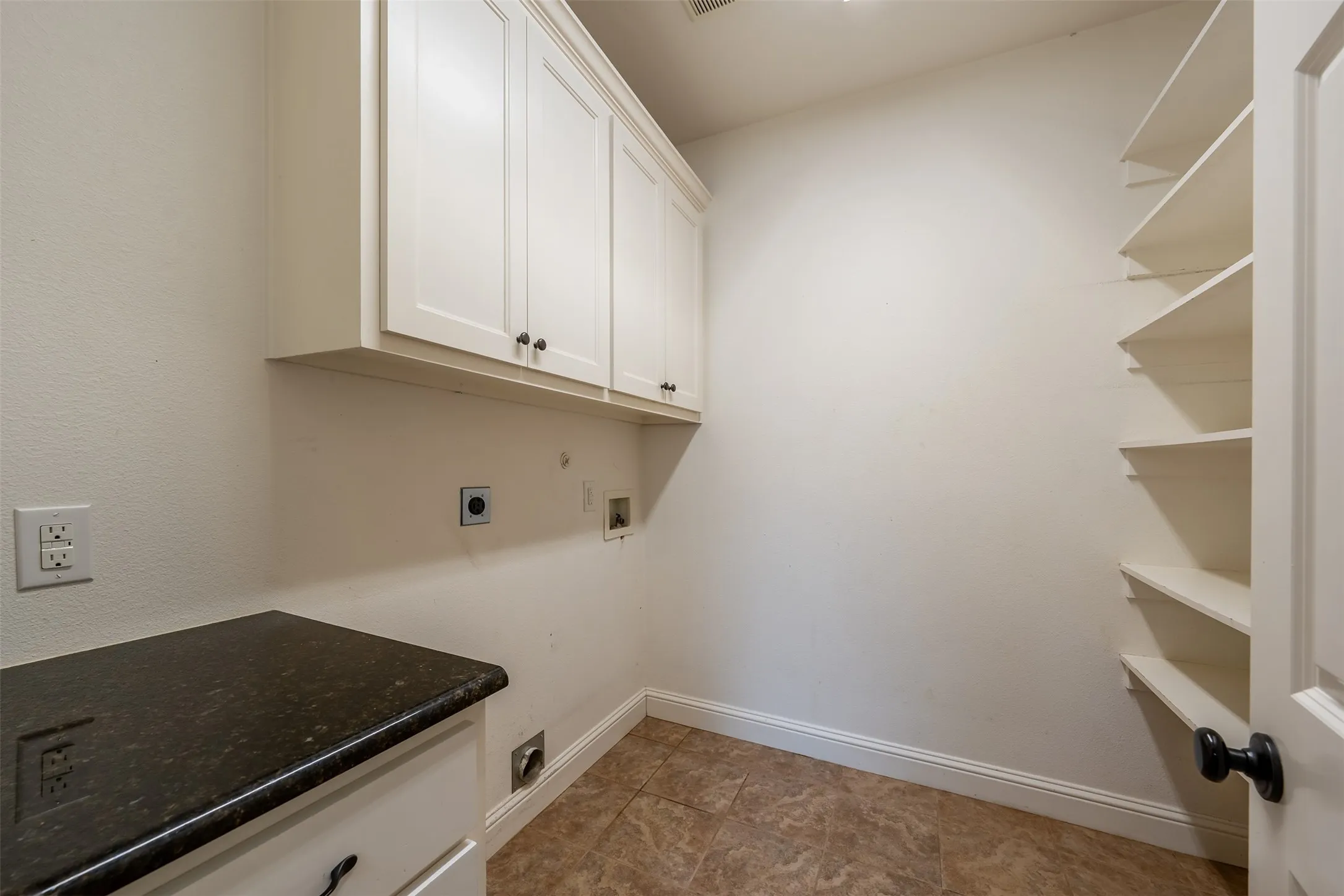 Farm For Sale in Collin County , 10899 County Road 496, Princeton, Texas 75407, 4 Bedroom, 4 Bathroom, 3 Garage spaces, 3,637 Sqft, built in 2008, mls#21130306, Real Estate Agent in Princeton, Homes For Sale in Collin county, Homes For Sale in Princeton, Realtor in Princeton Texas, Real Estate Brokerage Independent Realty Texas, Luminita Cordes Realtor