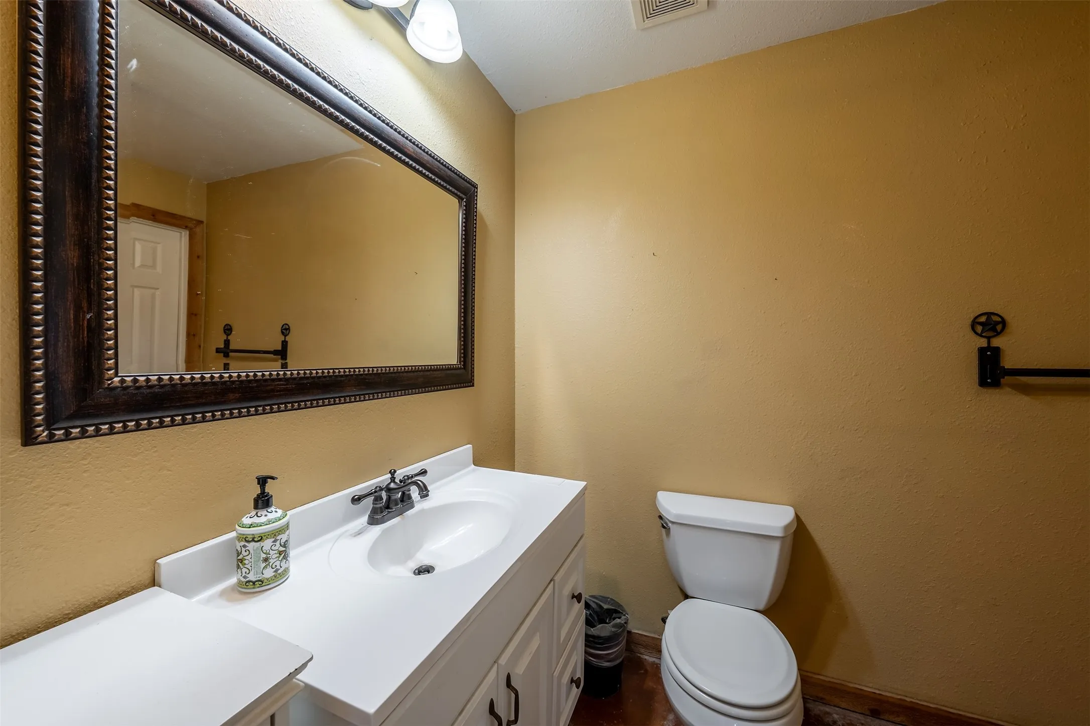 Farm For Sale in Collin County , 10899 County Road 496, Princeton, Texas 75407, 4 Bedroom, 4 Bathroom, 3 Garage spaces, 3,637 Sqft, built in 2008, mls#21130306, Real Estate Agent in Princeton, Homes For Sale in Collin county, Homes For Sale in Princeton, Realtor in Princeton Texas, Real Estate Brokerage Independent Realty Texas, Luminita Cordes Realtor