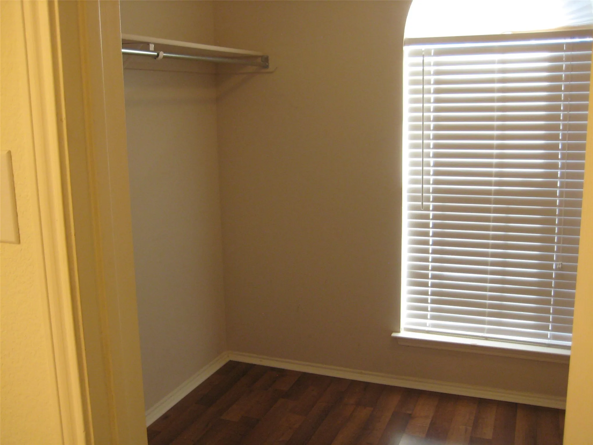 Single Family Residence For Sale in Denton County , 917 Cruise Street, Denton, Texas 76207, 3 Bedrooms, 2 Bathrooms, 2 Garage spaces, 1,413 Sqft, built in 2003, Price $289,000, mls#21130348, Real Estate Agent in Denton, Homes For Sale in Denton county, Homes For Sale in Denton, Realtor in Denton Texas, Real Estate Brokerage Independent Realty Texas, Luminita Cordes Realtor