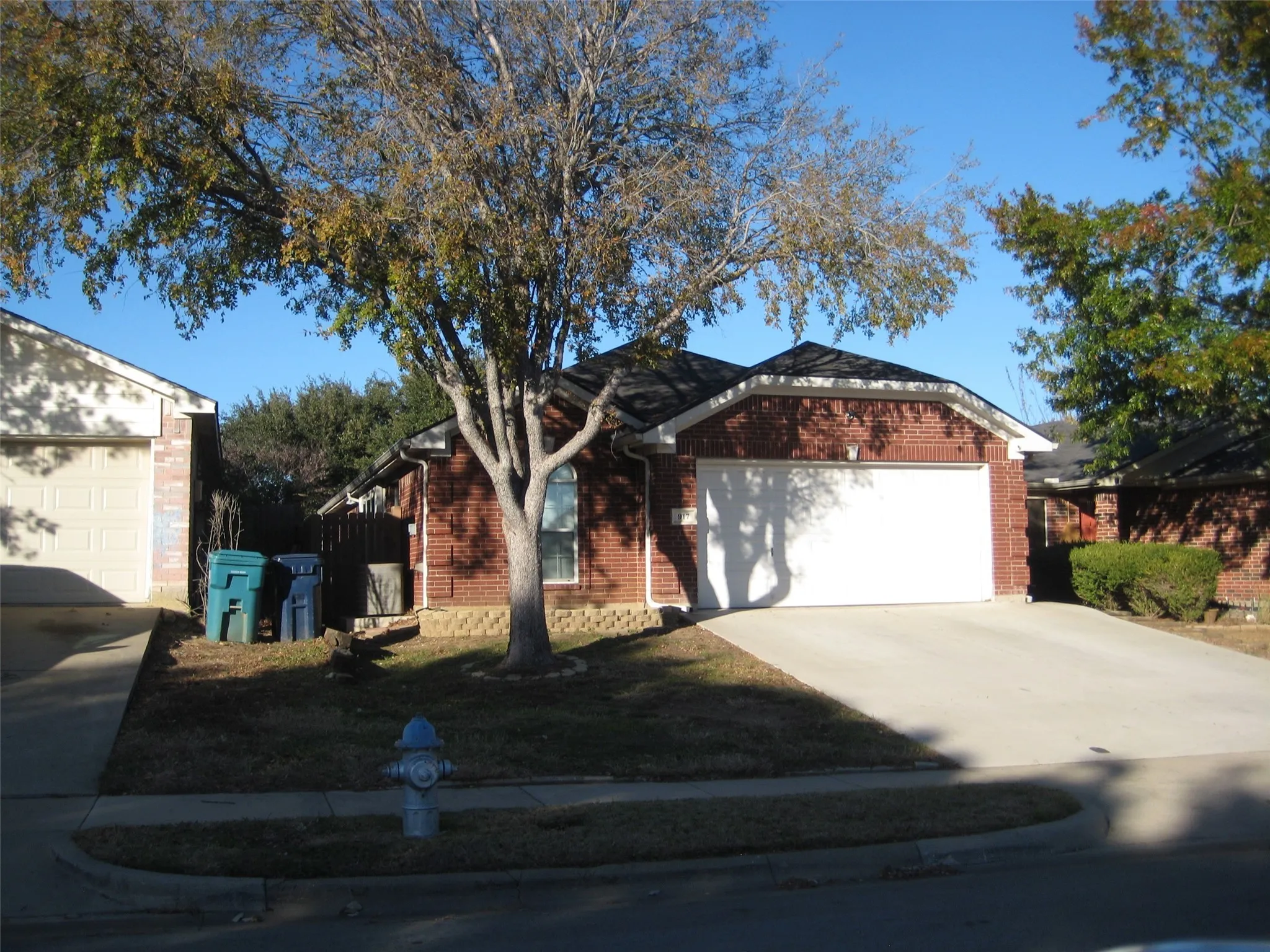Single Family Residence For Sale in Denton County , 917 Cruise Street, Denton, Texas 76207, 3 Bedrooms, 2 Bathrooms, 2 Garage spaces, 1,413 Sqft, built in 2003, Price $289,000, mls#21130348, Real Estate Agent in Denton, Homes For Sale in Denton county, Homes For Sale in Denton, Realtor in Denton Texas, Real Estate Brokerage Independent Realty Texas, Luminita Cordes Realtor