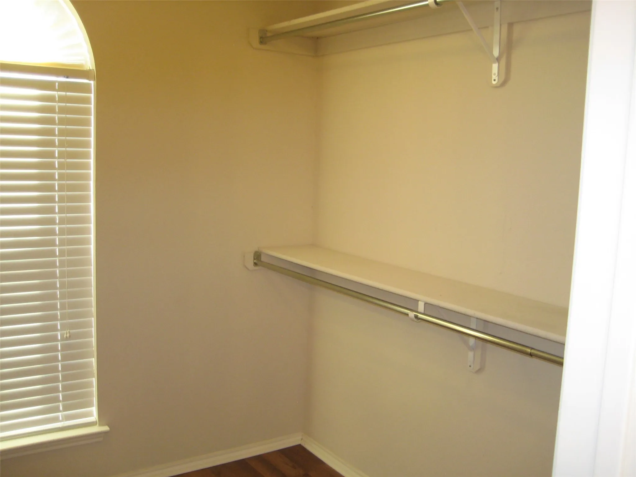 Single Family Residence For Sale in Denton County , 917 Cruise Street, Denton, Texas 76207, 3 Bedrooms, 2 Bathrooms, 2 Garage spaces, 1,413 Sqft, built in 2003, Price $289,000, mls#21130348, Real Estate Agent in Denton, Homes For Sale in Denton county, Homes For Sale in Denton, Realtor in Denton Texas, Real Estate Brokerage Independent Realty Texas, Luminita Cordes Realtor