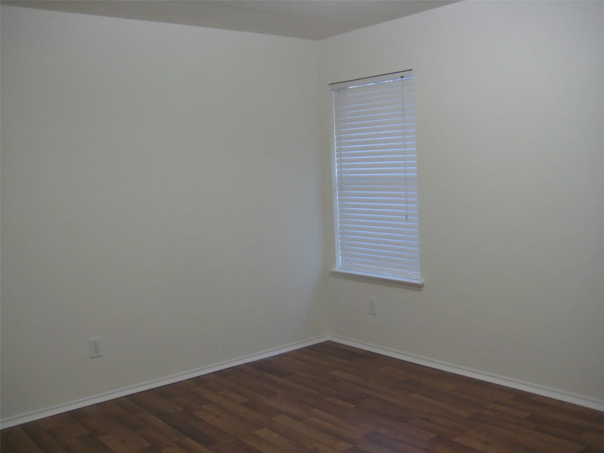 Single Family Residence For Sale in Denton County , 917 Cruise Street, Denton, Texas 76207, 3 Bedrooms, 2 Bathrooms, 2 Garage spaces, 1,413 Sqft, built in 2003, Price $289,000, mls#21130348, Real Estate Agent in Denton, Homes For Sale in Denton county, Homes For Sale in Denton, Realtor in Denton Texas, Real Estate Brokerage Independent Realty Texas, Luminita Cordes Realtor