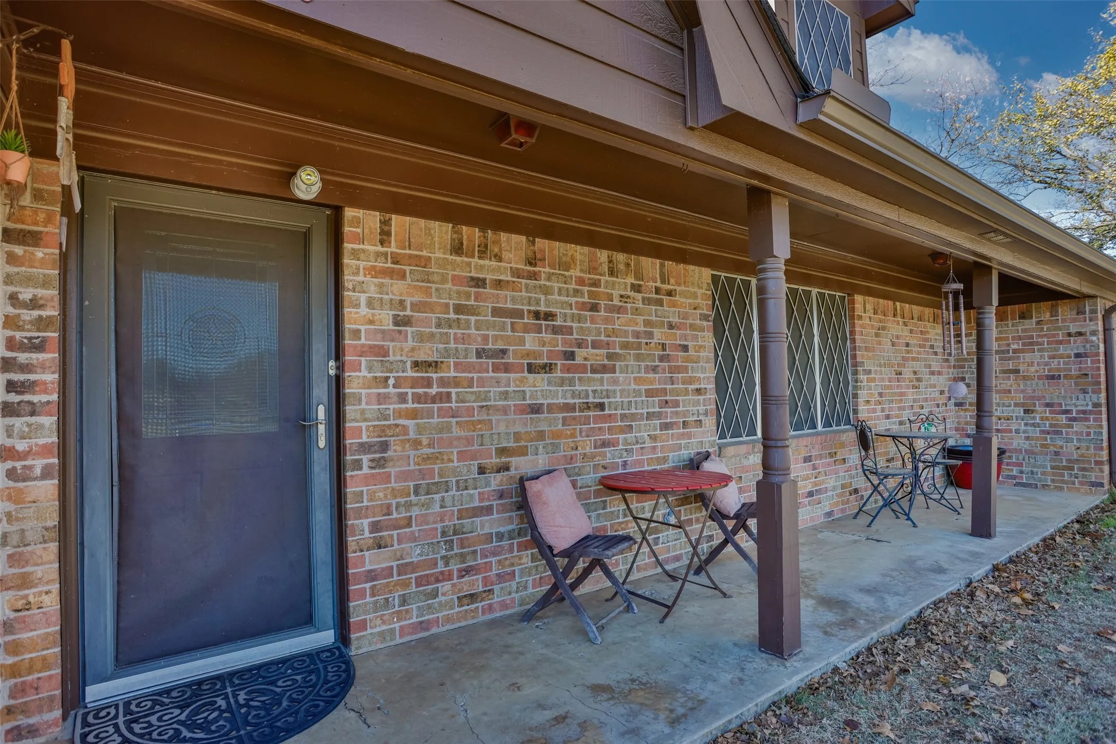 Single Family Residence For Sale in Grayson County , 300 Thompson Street, Pottsboro, Texas 75076, 6 Bedroom, 3 Bathroom, 2 Garage spaces, 2,850 Sqft, built in 1970, Price $352,500, mls#21130315, Real Estate Agent in Pottsboro, Homes For Sale in Grayson county, Homes For Sale in Pottsboro, Realtor in Pottsboro Texas, Real Estate Brokerage Independent Realty Texas, Luminita Cordes Realtor