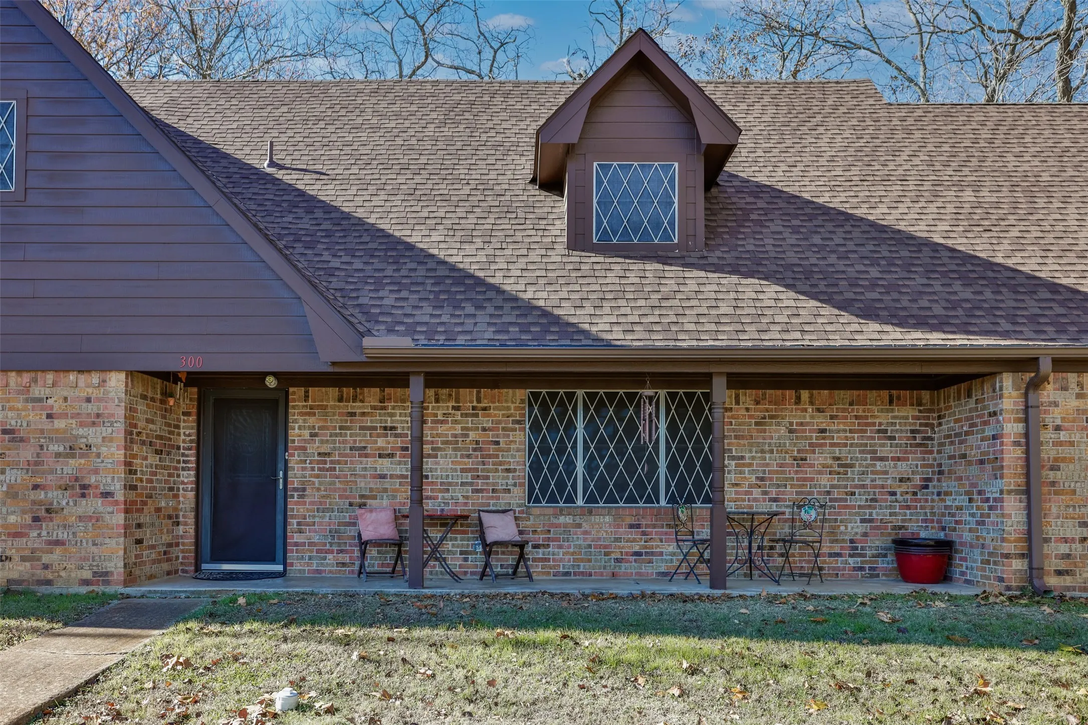 Single Family Residence For Sale in Grayson County , 300 Thompson Street, Pottsboro, Texas 75076, 6 Bedroom, 3 Bathroom, 2 Garage spaces, 2,850 Sqft, built in 1970, Price $352,500, mls#21130315, Real Estate Agent in Pottsboro, Homes For Sale in Grayson county, Homes For Sale in Pottsboro, Realtor in Pottsboro Texas, Real Estate Brokerage Independent Realty Texas, Luminita Cordes Realtor