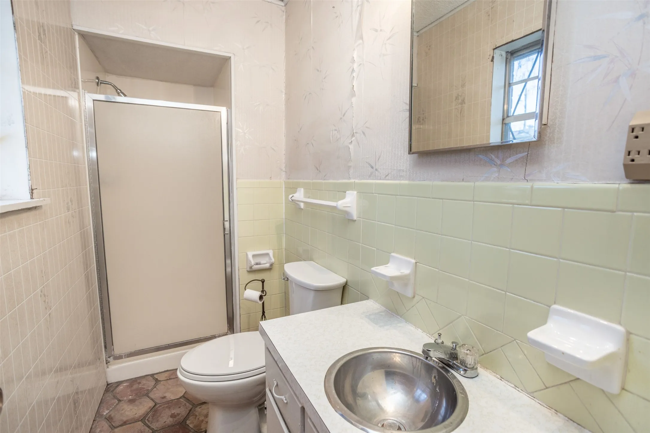 Single Family Residence For Sale in Grayson County , 300 Thompson Street, Pottsboro, Texas 75076, 6 Bedroom, 3 Bathroom, 2 Garage spaces, 2,850 Sqft, built in 1970, Price $352,500, mls#21130315, Real Estate Agent in Pottsboro, Homes For Sale in Grayson county, Homes For Sale in Pottsboro, Realtor in Pottsboro Texas, Real Estate Brokerage Independent Realty Texas, Luminita Cordes Realtor