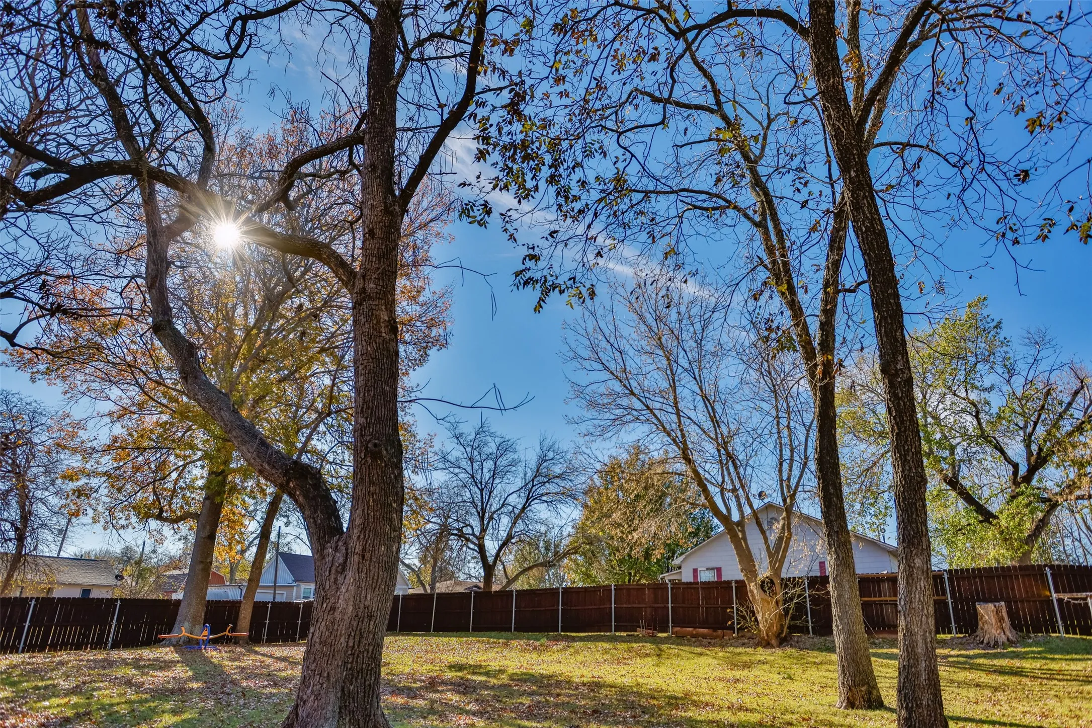 Single Family Residence For Sale in Grayson County , 300 Thompson Street, Pottsboro, Texas 75076, 6 Bedroom, 3 Bathroom, 2 Garage spaces, 2,850 Sqft, built in 1970, Price $352,500, mls#21130315, Real Estate Agent in Pottsboro, Homes For Sale in Grayson county, Homes For Sale in Pottsboro, Realtor in Pottsboro Texas, Real Estate Brokerage Independent Realty Texas, Luminita Cordes Realtor