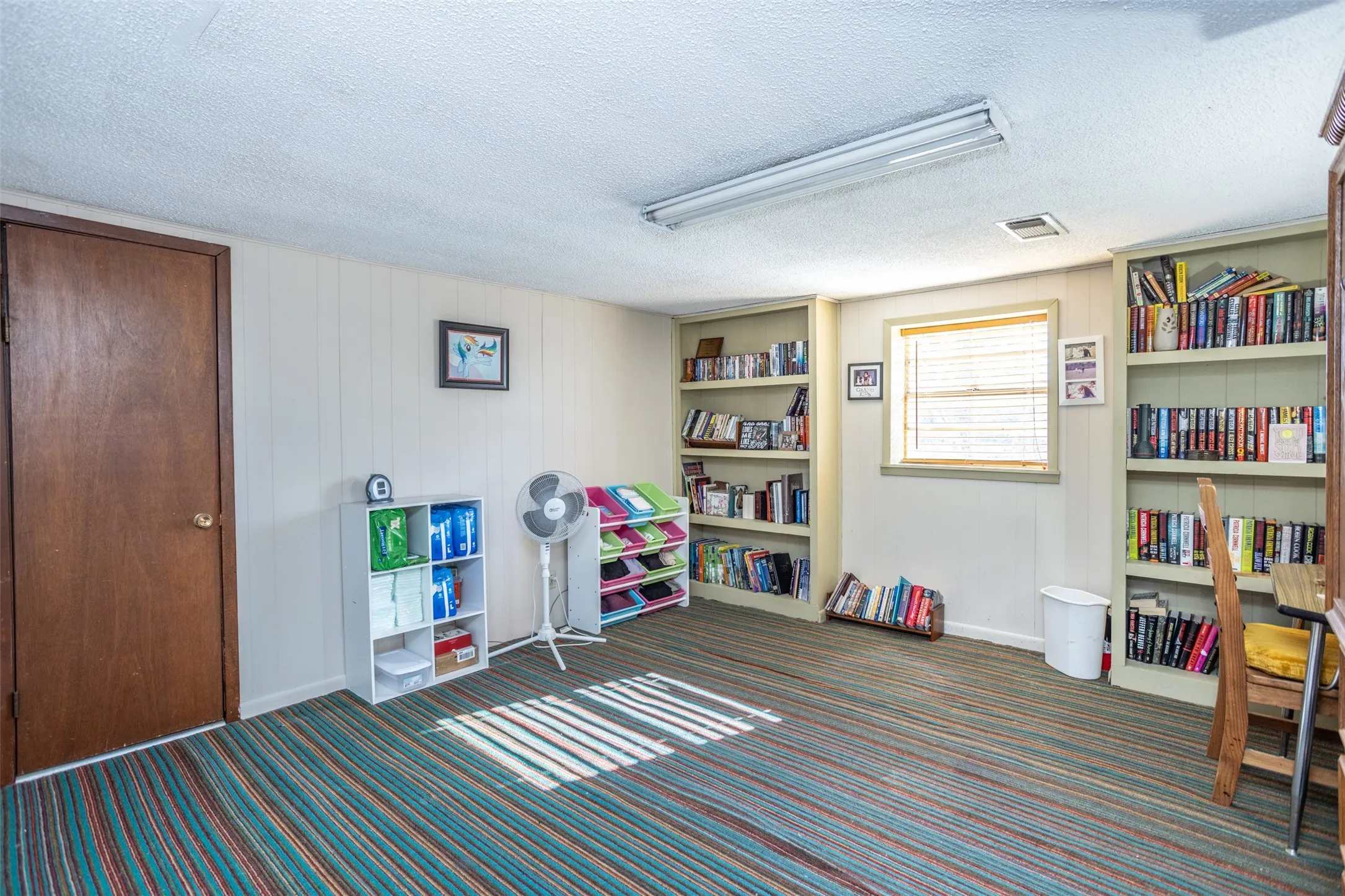 Single Family Residence For Sale in Grayson County , 300 Thompson Street, Pottsboro, Texas 75076, 6 Bedroom, 3 Bathroom, 2 Garage spaces, 2,850 Sqft, built in 1970, Price $352,500, mls#21130315, Real Estate Agent in Pottsboro, Homes For Sale in Grayson county, Homes For Sale in Pottsboro, Realtor in Pottsboro Texas, Real Estate Brokerage Independent Realty Texas, Luminita Cordes Realtor