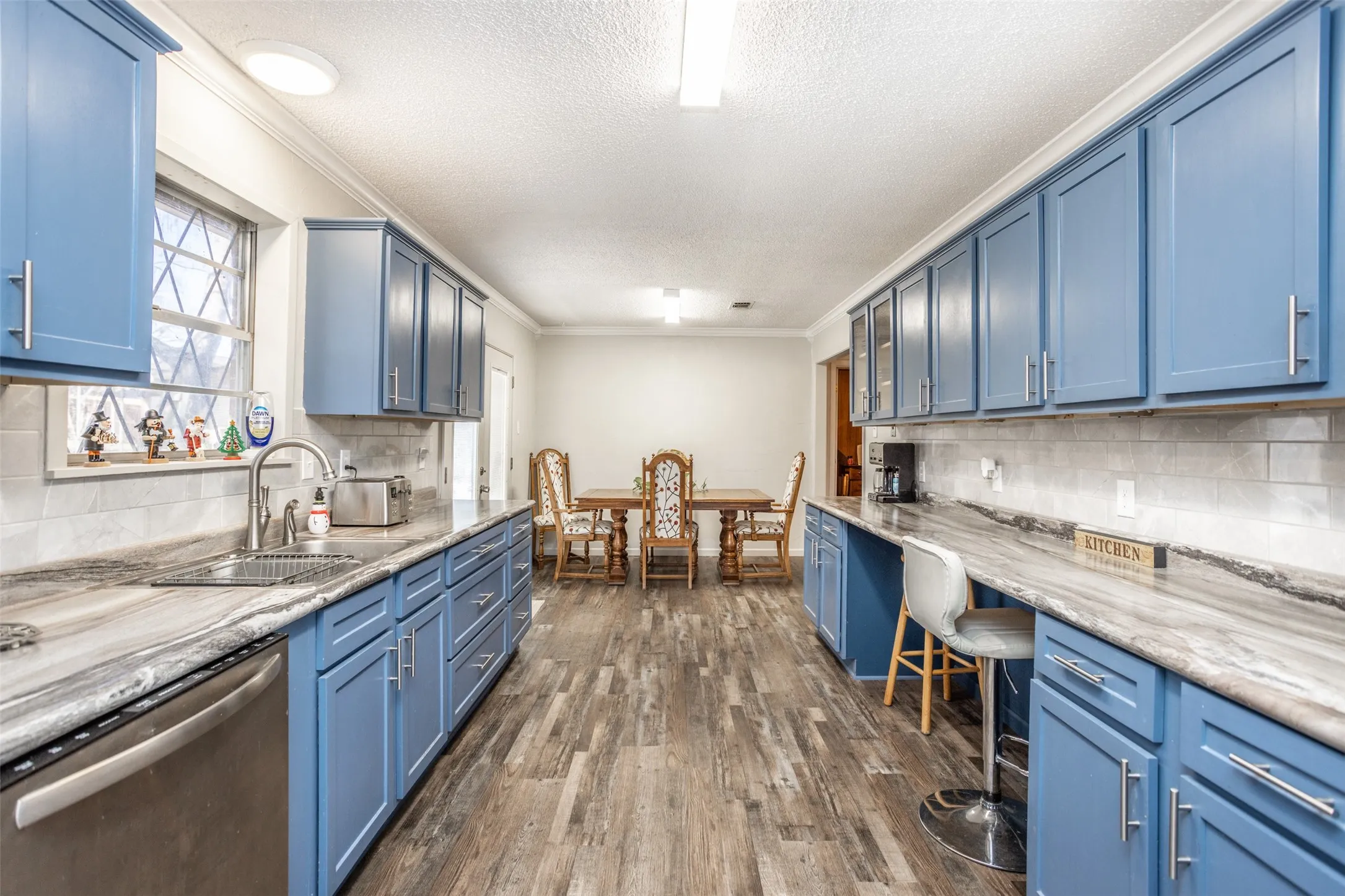 Single Family Residence For Sale in Grayson County , 300 Thompson Street, Pottsboro, Texas 75076, 6 Bedroom, 3 Bathroom, 2 Garage spaces, 2,850 Sqft, built in 1970, Price $352,500, mls#21130315, Real Estate Agent in Pottsboro, Homes For Sale in Grayson county, Homes For Sale in Pottsboro, Realtor in Pottsboro Texas, Real Estate Brokerage Independent Realty Texas, Luminita Cordes Realtor