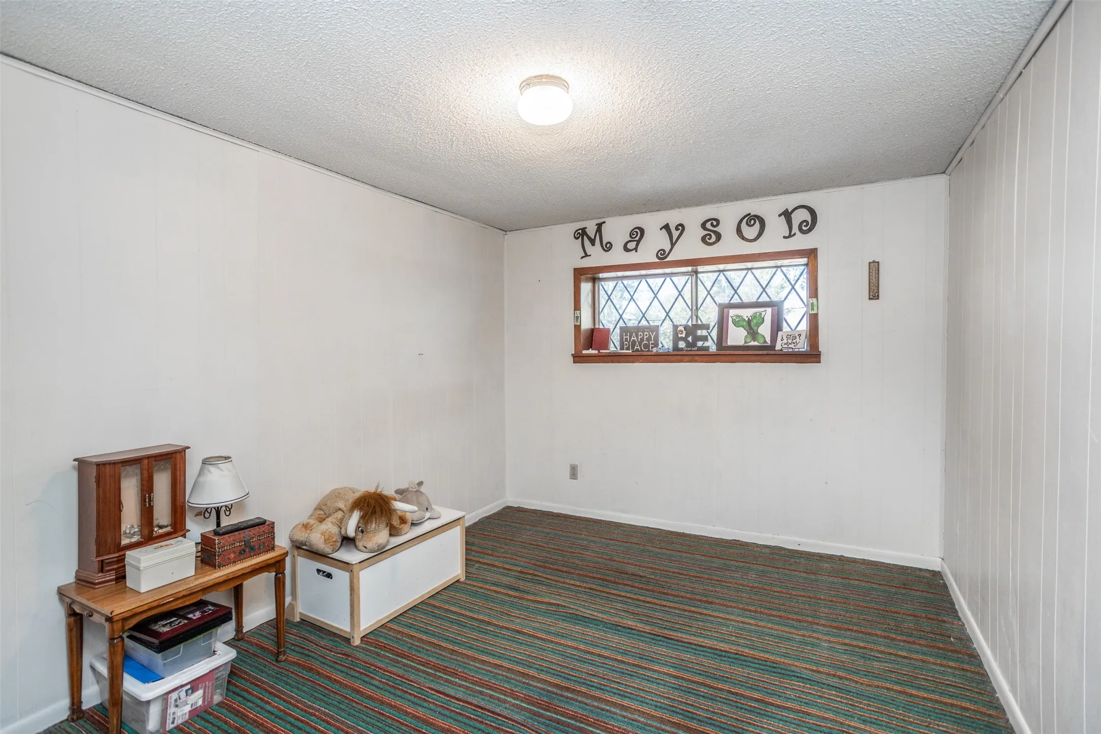 Single Family Residence For Sale in Grayson County , 300 Thompson Street, Pottsboro, Texas 75076, 6 Bedroom, 3 Bathroom, 2 Garage spaces, 2,850 Sqft, built in 1970, Price $352,500, mls#21130315, Real Estate Agent in Pottsboro, Homes For Sale in Grayson county, Homes For Sale in Pottsboro, Realtor in Pottsboro Texas, Real Estate Brokerage Independent Realty Texas, Luminita Cordes Realtor