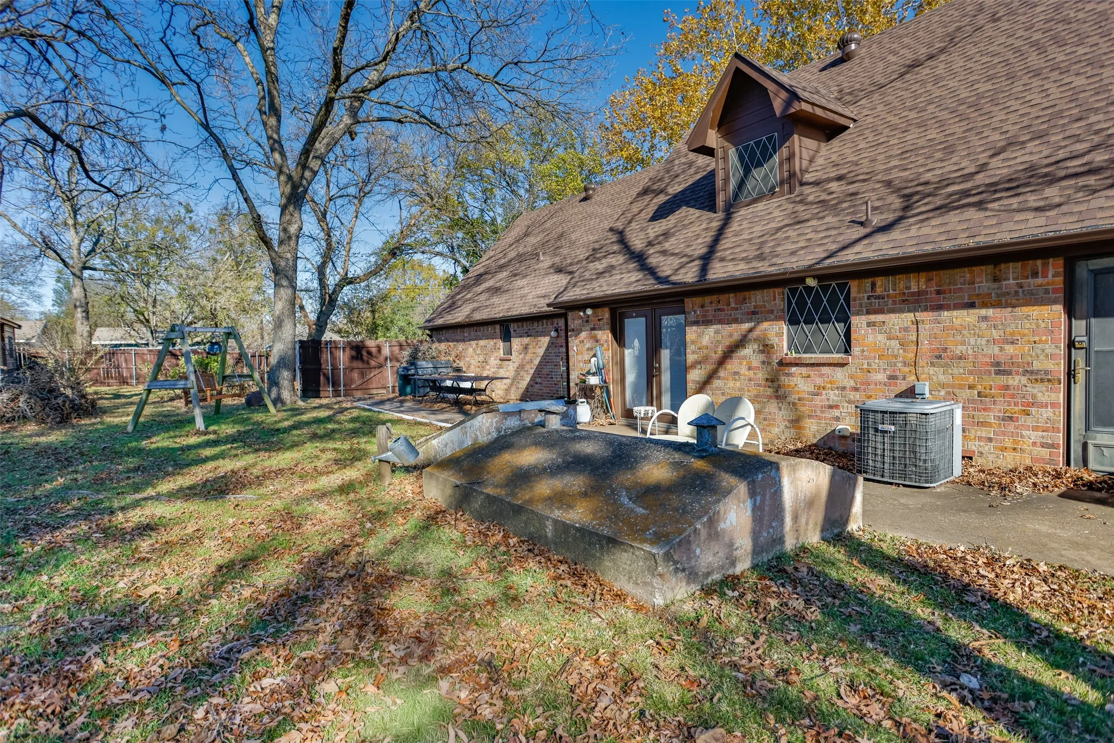 Single Family Residence For Sale in Grayson County , 300 Thompson Street, Pottsboro, Texas 75076, 6 Bedroom, 3 Bathroom, 2 Garage spaces, 2,850 Sqft, built in 1970, Price $352,500, mls#21130315, Real Estate Agent in Pottsboro, Homes For Sale in Grayson county, Homes For Sale in Pottsboro, Realtor in Pottsboro Texas, Real Estate Brokerage Independent Realty Texas, Luminita Cordes Realtor