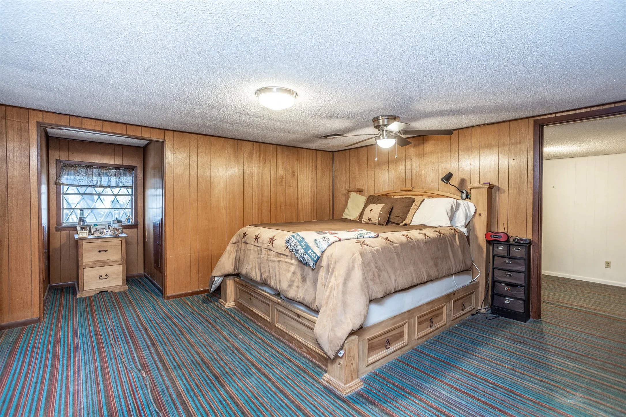 Single Family Residence For Sale in Grayson County , 300 Thompson Street, Pottsboro, Texas 75076, 6 Bedroom, 3 Bathroom, 2 Garage spaces, 2,850 Sqft, built in 1970, Price $352,500, mls#21130315, Real Estate Agent in Pottsboro, Homes For Sale in Grayson county, Homes For Sale in Pottsboro, Realtor in Pottsboro Texas, Real Estate Brokerage Independent Realty Texas, Luminita Cordes Realtor