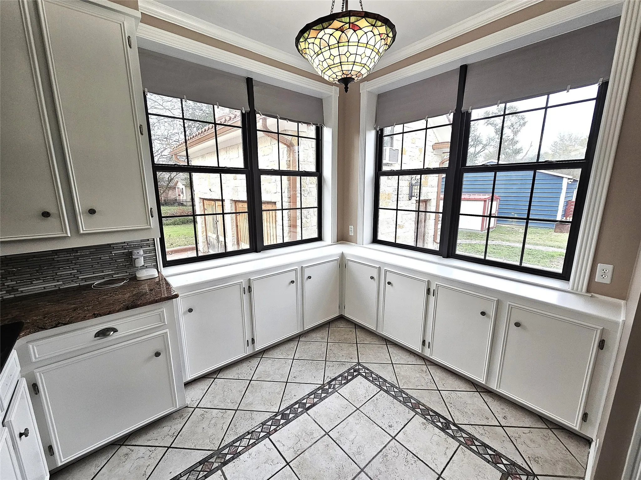 Single Family Residence For Sale in Limestone County , 511 E Farrar Street, Groesbeck, Texas 76642, 5 Bedrooms, 5 Bathrooms, Garage spaces, 4,037 Sqft, built in 1924, Price $375,000, mls#21130475, Real Estate Agent in Groesbeck, Homes For Sale in Limestone county, Homes For Sale in Groesbeck, Realtor in Groesbeck Texas, Real Estate Brokerage Independent Realty Texas, Luminita Cordes Realtor