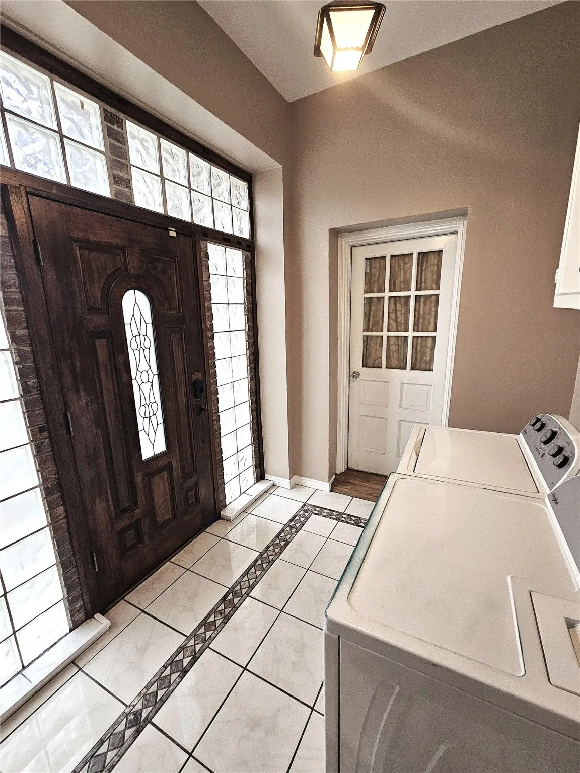 Single Family Residence For Sale in Limestone County , 511 E Farrar Street, Groesbeck, Texas 76642, 5 Bedrooms, 5 Bathrooms, Garage spaces, 4,037 Sqft, built in 1924, Price $375,000, mls#21130475, Real Estate Agent in Groesbeck, Homes For Sale in Limestone county, Homes For Sale in Groesbeck, Realtor in Groesbeck Texas, Real Estate Brokerage Independent Realty Texas, Luminita Cordes Realtor