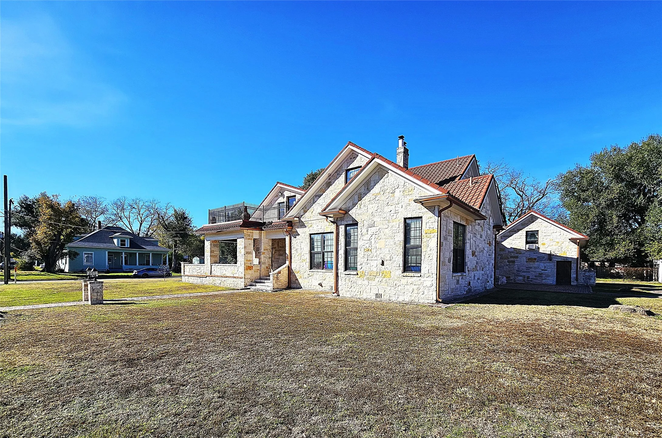 Single Family Residence For Sale in Limestone County , 511 E Farrar Street, Groesbeck, Texas 76642, 5 Bedrooms, 5 Bathrooms, Garage spaces, 4,037 Sqft, built in 1924, Price $375,000, mls#21130475, Real Estate Agent in Groesbeck, Homes For Sale in Limestone county, Homes For Sale in Groesbeck, Realtor in Groesbeck Texas, Real Estate Brokerage Independent Realty Texas, Luminita Cordes Realtor