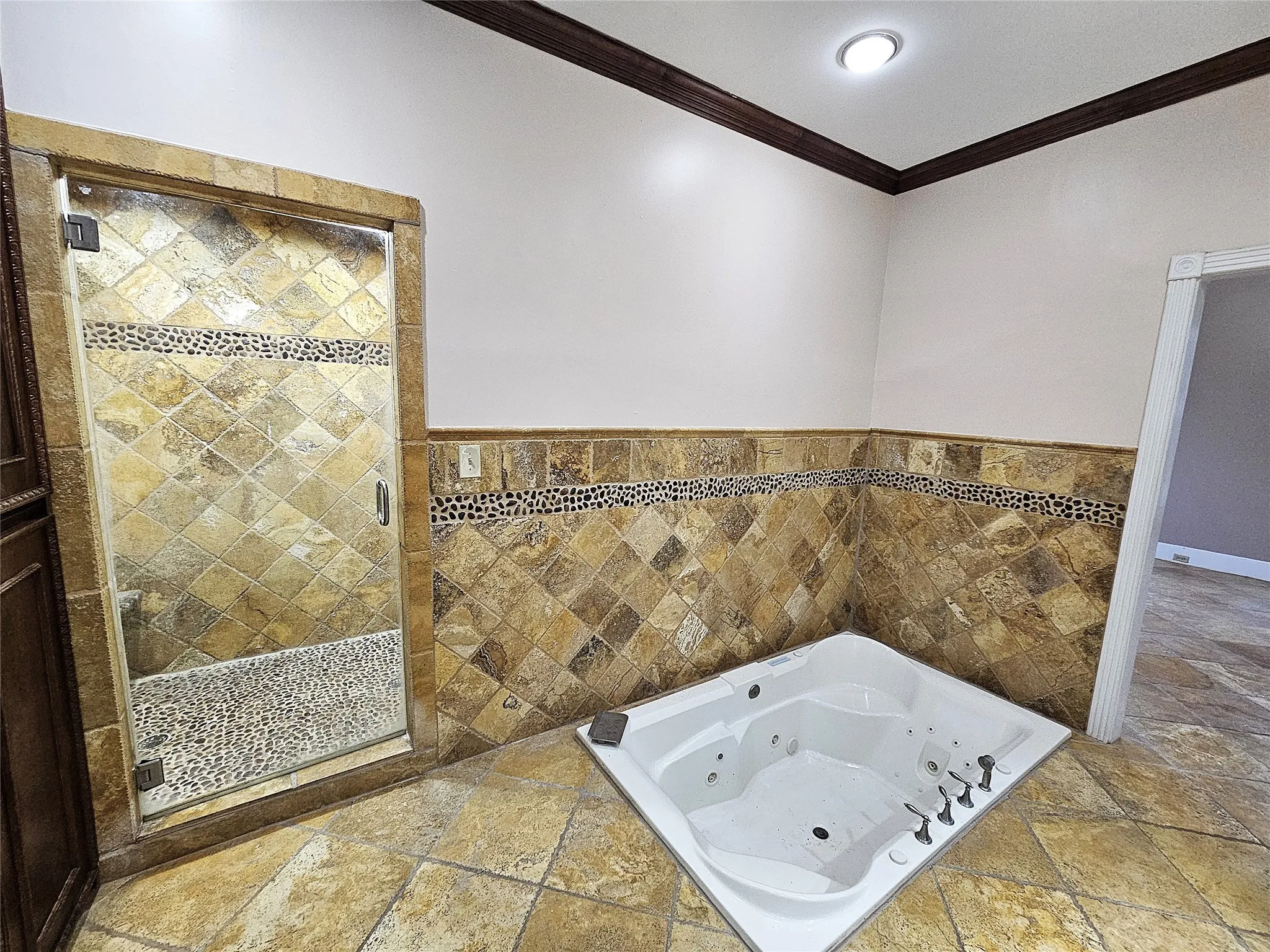 Single Family Residence For Sale in Limestone County , 511 E Farrar Street, Groesbeck, Texas 76642, 5 Bedrooms, 5 Bathrooms, Garage spaces, 4,037 Sqft, built in 1924, Price $375,000, mls#21130475, Real Estate Agent in Groesbeck, Homes For Sale in Limestone county, Homes For Sale in Groesbeck, Realtor in Groesbeck Texas, Real Estate Brokerage Independent Realty Texas, Luminita Cordes Realtor