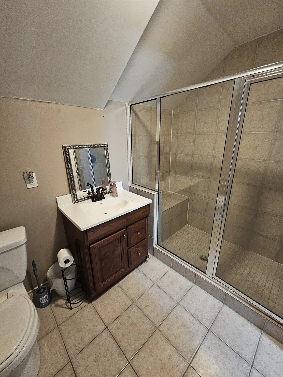 Single Family Residence For Sale in Limestone County , 511 E Farrar Street, Groesbeck, Texas 76642, 5 Bedrooms, 5 Bathrooms, Garage spaces, 4,037 Sqft, built in 1924, Price $375,000, mls#21130475, Real Estate Agent in Groesbeck, Homes For Sale in Limestone county, Homes For Sale in Groesbeck, Realtor in Groesbeck Texas, Real Estate Brokerage Independent Realty Texas, Luminita Cordes Realtor