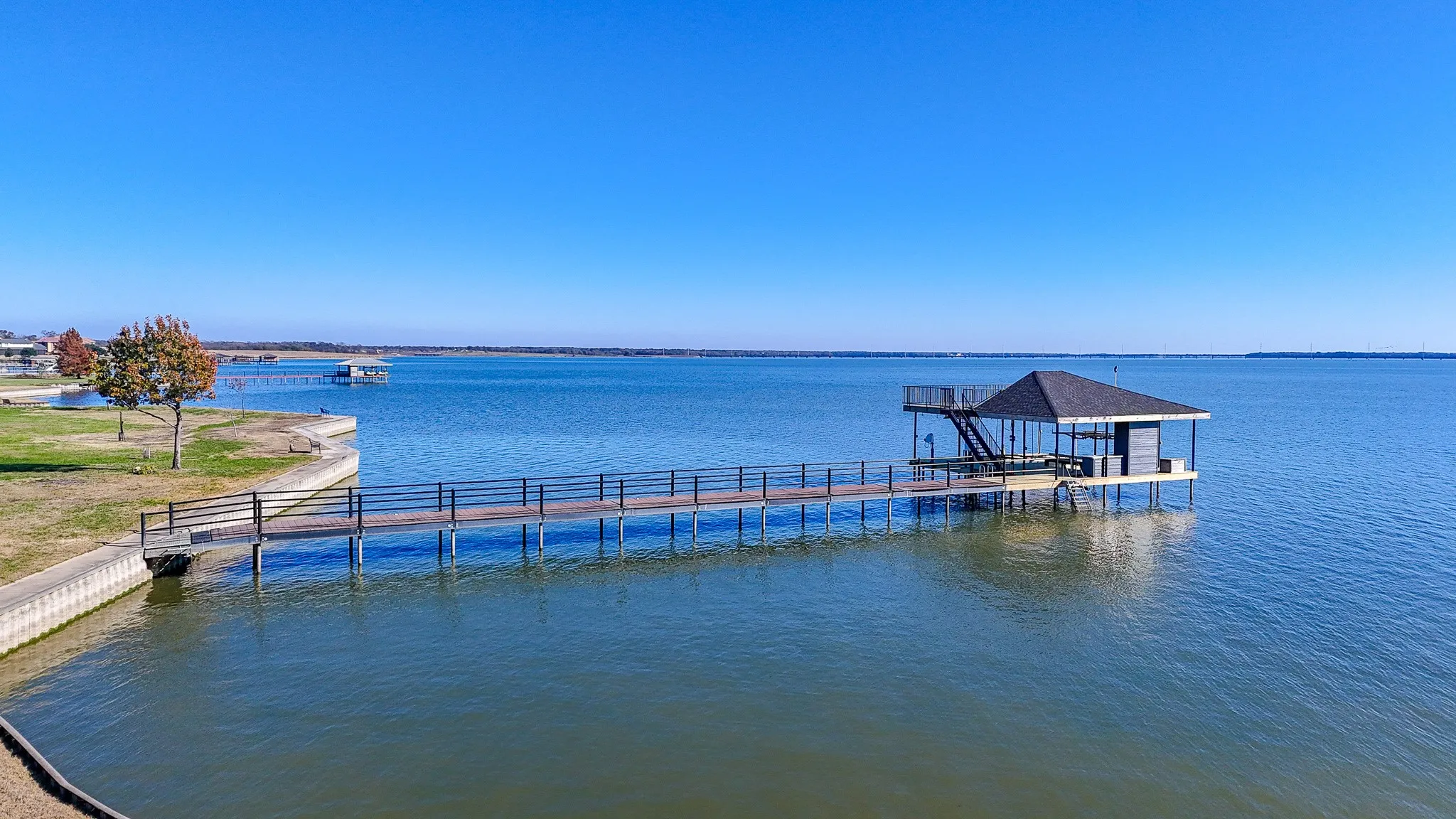 Single Family Residence For Sale in Navarro County , 3244 Francisco Bay Drive, Kerens, Texas 75144, 4 Bedroom, 5 Bathroom, 3 Garage spaces, 3,800 Sqft, built in 2017, mls#21126667, Real Estate Agent in Kerens, Homes For Sale in Navarro county, Homes For Sale in Kerens, Realtor in Kerens Texas, Real Estate Brokerage Independent Realty Texas, Luminita Cordes Realtor