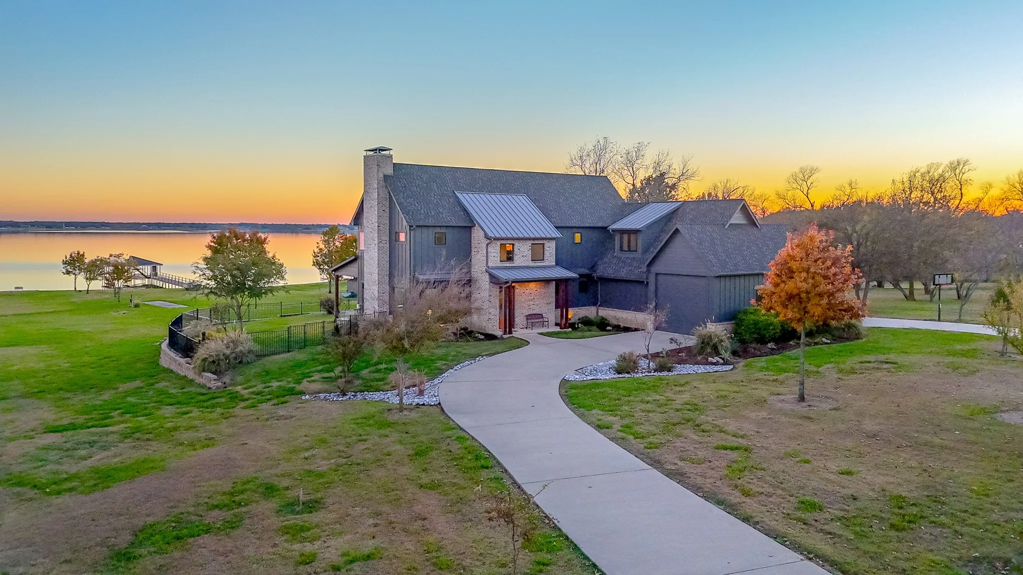 Single Family Residence For Sale in Navarro County , 3244 Francisco Bay Drive, Kerens, Texas 75144, 4 Bedroom, 5 Bathroom, 3 Garage spaces, 3,800 Sqft, built in 2017, mls#21126667, Real Estate Agent in Kerens, Homes For Sale in Navarro county, Homes For Sale in Kerens, Realtor in Kerens Texas, Real Estate Brokerage Independent Realty Texas, Luminita Cordes Realtor