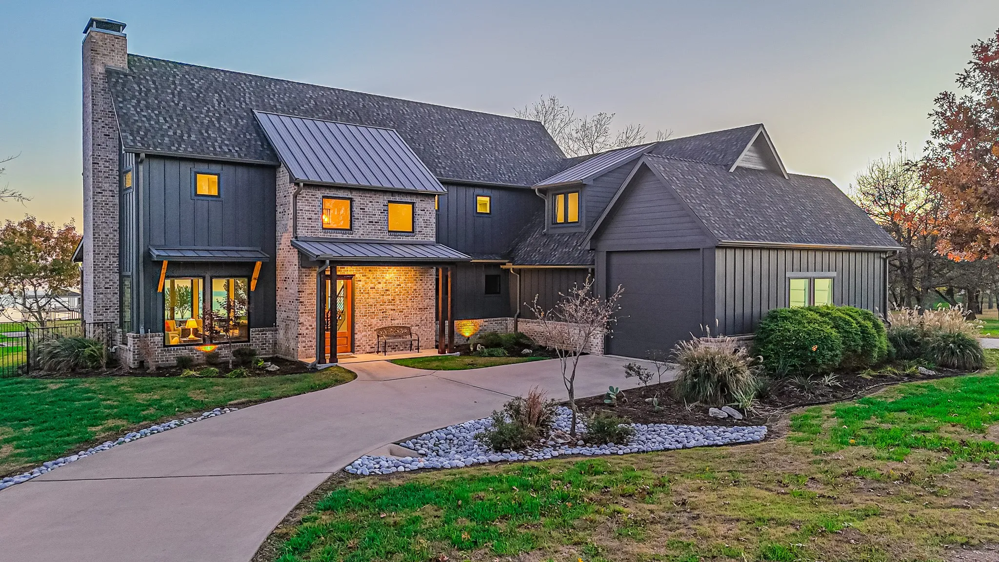 Single Family Residence For Sale in Navarro County , 3244 Francisco Bay Drive, Kerens, Texas 75144, 4 Bedroom, 5 Bathroom, 3 Garage spaces, 3,800 Sqft, built in 2017, mls#21126667, Real Estate Agent in Kerens, Homes For Sale in Navarro county, Homes For Sale in Kerens, Realtor in Kerens Texas, Real Estate Brokerage Independent Realty Texas, Luminita Cordes Realtor