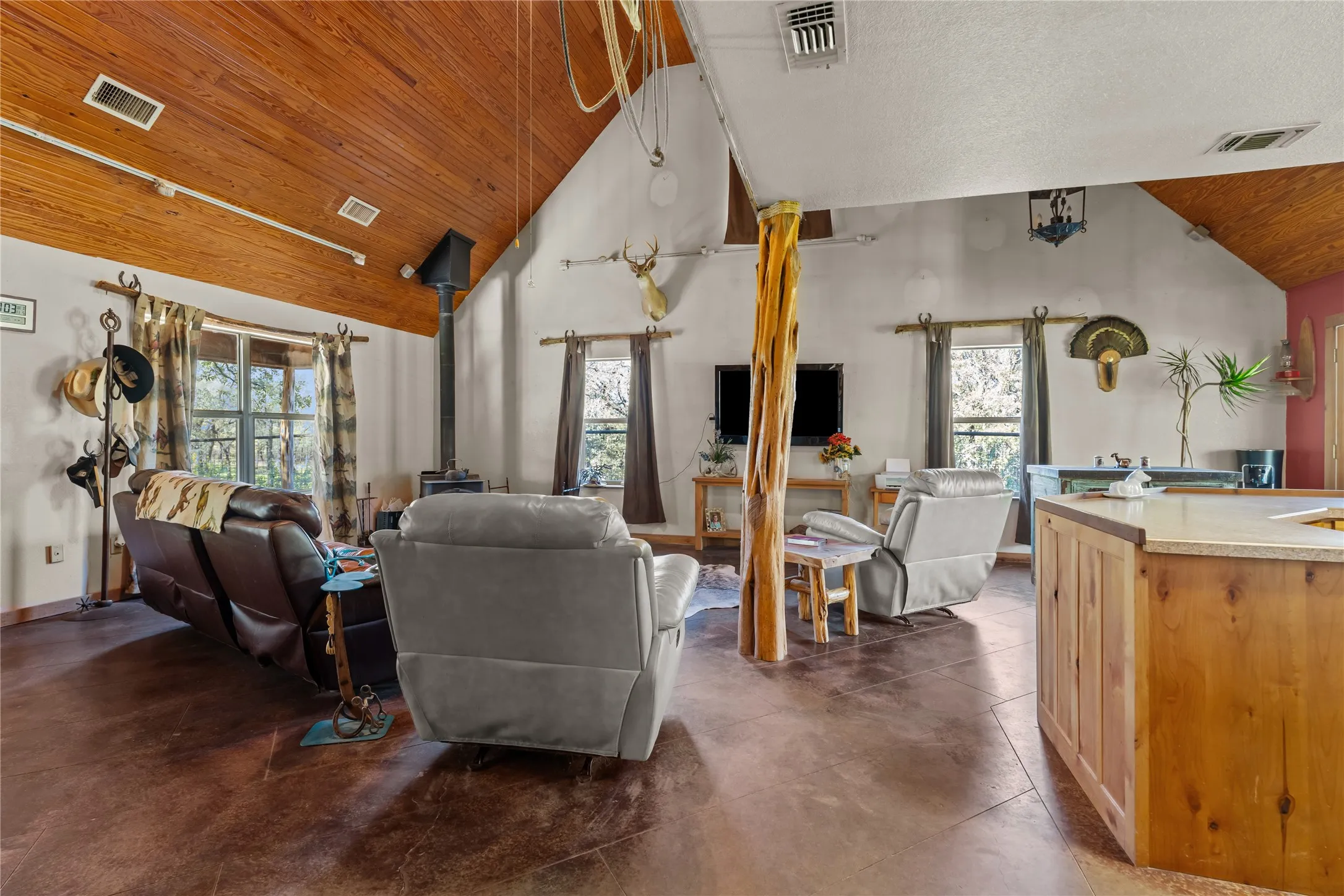 Improved Land For Sale in Wise County , 262 N Cheyenne Trail 0, Springtown, Texas 76082, 0, 0, Garage spaces, 0 Sqft, built in 2005, mls#21130521, Real Estate Agent in Springtown, Homes For Sale in Wise county, Homes For Sale in Springtown, Realtor in Springtown Texas, Real Estate Brokerage Independent Realty Texas, Luminita Cordes Realtor