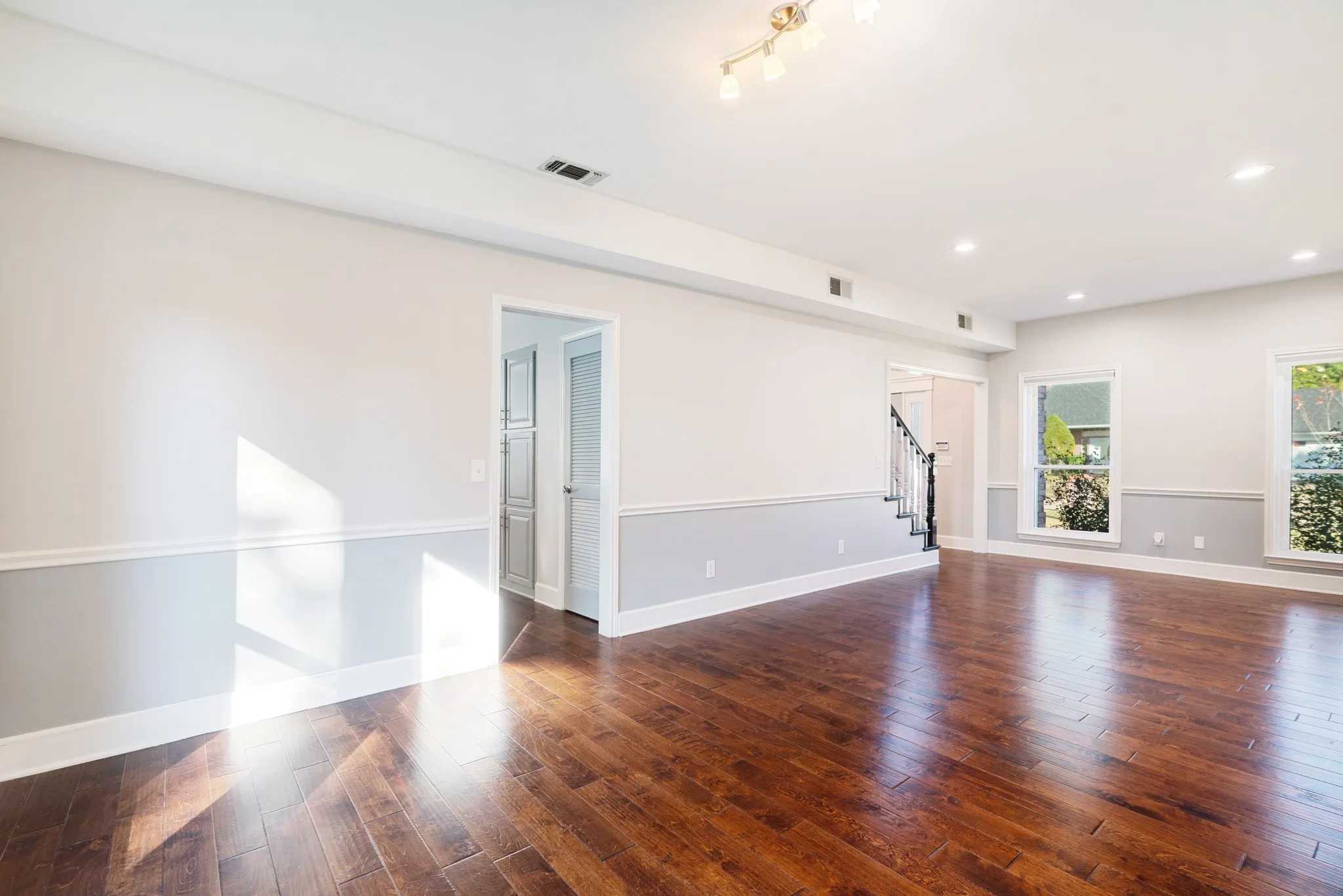 Single Family Residence For Sale in Lamar County , 635 Cedar Creek, Reno, Texas 75462, 5 Bedroom, 3 Bathroom, 2 Garage spaces, 2,721 Sqft, built in 1992, mls#21127854, Real Estate Agent in Reno, Homes For Sale in Lamar county, Homes For Sale in Reno, Realtor in Reno Texas, Real Estate Brokerage Independent Realty Texas, Luminita Cordes Realtor