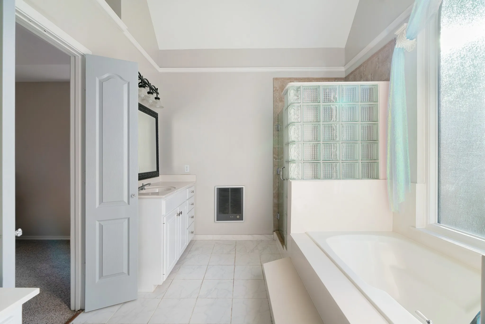 Single Family Residence For Sale in Lamar County , 635 Cedar Creek, Reno, Texas 75462, 5 Bedroom, 3 Bathroom, 2 Garage spaces, 2,721 Sqft, built in 1992, mls#21127854, Real Estate Agent in Reno, Homes For Sale in Lamar county, Homes For Sale in Reno, Realtor in Reno Texas, Real Estate Brokerage Independent Realty Texas, Luminita Cordes Realtor