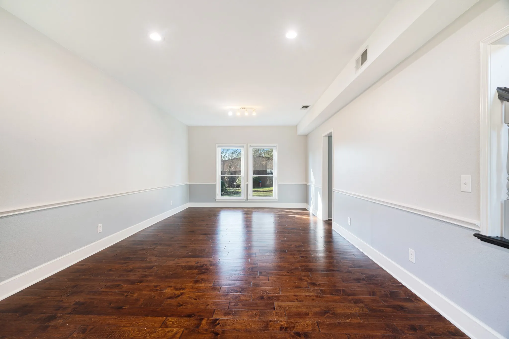 Single Family Residence For Sale in Lamar County , 635 Cedar Creek, Reno, Texas 75462, 5 Bedroom, 3 Bathroom, 2 Garage spaces, 2,721 Sqft, built in 1992, mls#21127854, Real Estate Agent in Reno, Homes For Sale in Lamar county, Homes For Sale in Reno, Realtor in Reno Texas, Real Estate Brokerage Independent Realty Texas, Luminita Cordes Realtor