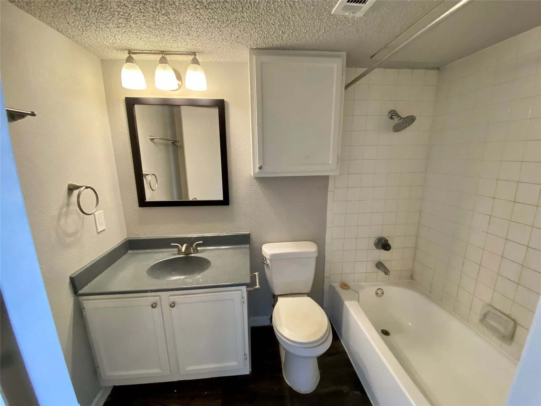 Condominium For Rent in Dallas County , 4502 Gaston Avenue 322, Dallas, Texas 75246, 1 Bedroom, 1 Bathroom, Garage spaces, 567 Sqft, built in 1984, Preowned, mls#21130743, Real Estate Agent in Dallas, Homes For Rent in Dallas county, Homes For Rent in Dallas, Realtor in Dallas Texas, Real Estate Brokerage Independent Realty Texas, Luminita Cordes Realtor