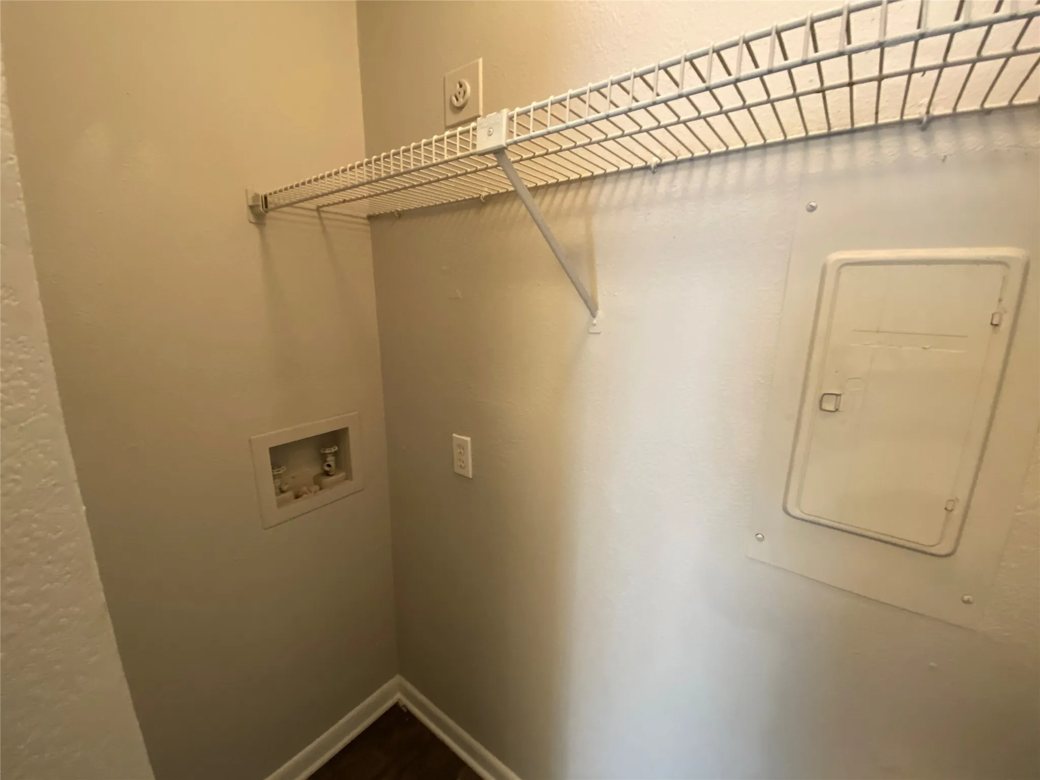Condominium For Rent in Dallas County , 4502 Gaston Avenue 322, Dallas, Texas 75246, 1 Bedroom, 1 Bathroom, Garage spaces, 567 Sqft, built in 1984, Preowned, mls#21130743, Real Estate Agent in Dallas, Homes For Rent in Dallas county, Homes For Rent in Dallas, Realtor in Dallas Texas, Real Estate Brokerage Independent Realty Texas, Luminita Cordes Realtor