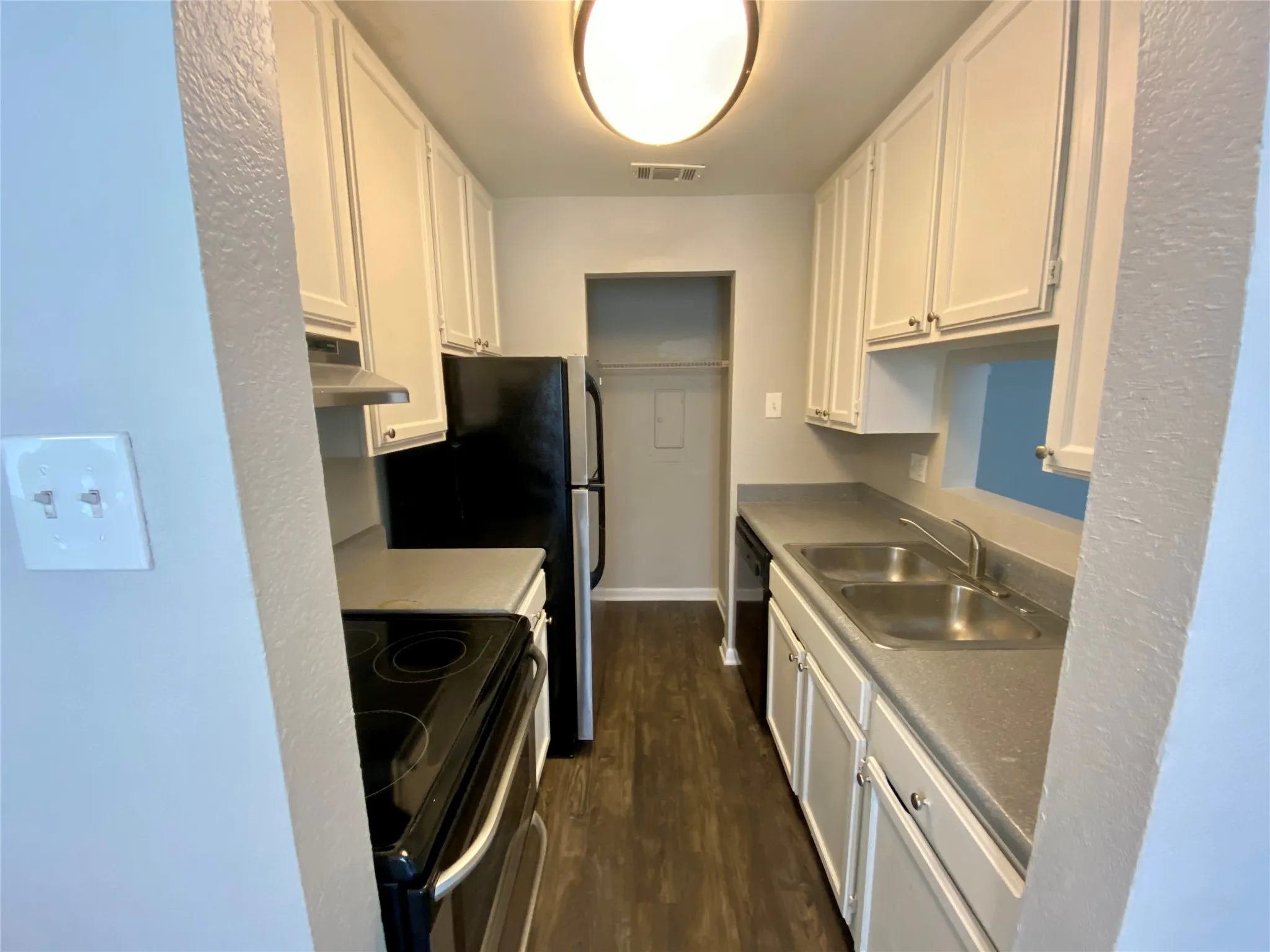 Condominium For Rent in Dallas County , 4502 Gaston Avenue 322, Dallas, Texas 75246, 1 Bedroom, 1 Bathroom, Garage spaces, 567 Sqft, built in 1984, Preowned, mls#21130743, Real Estate Agent in Dallas, Homes For Rent in Dallas county, Homes For Rent in Dallas, Realtor in Dallas Texas, Real Estate Brokerage Independent Realty Texas, Luminita Cordes Realtor