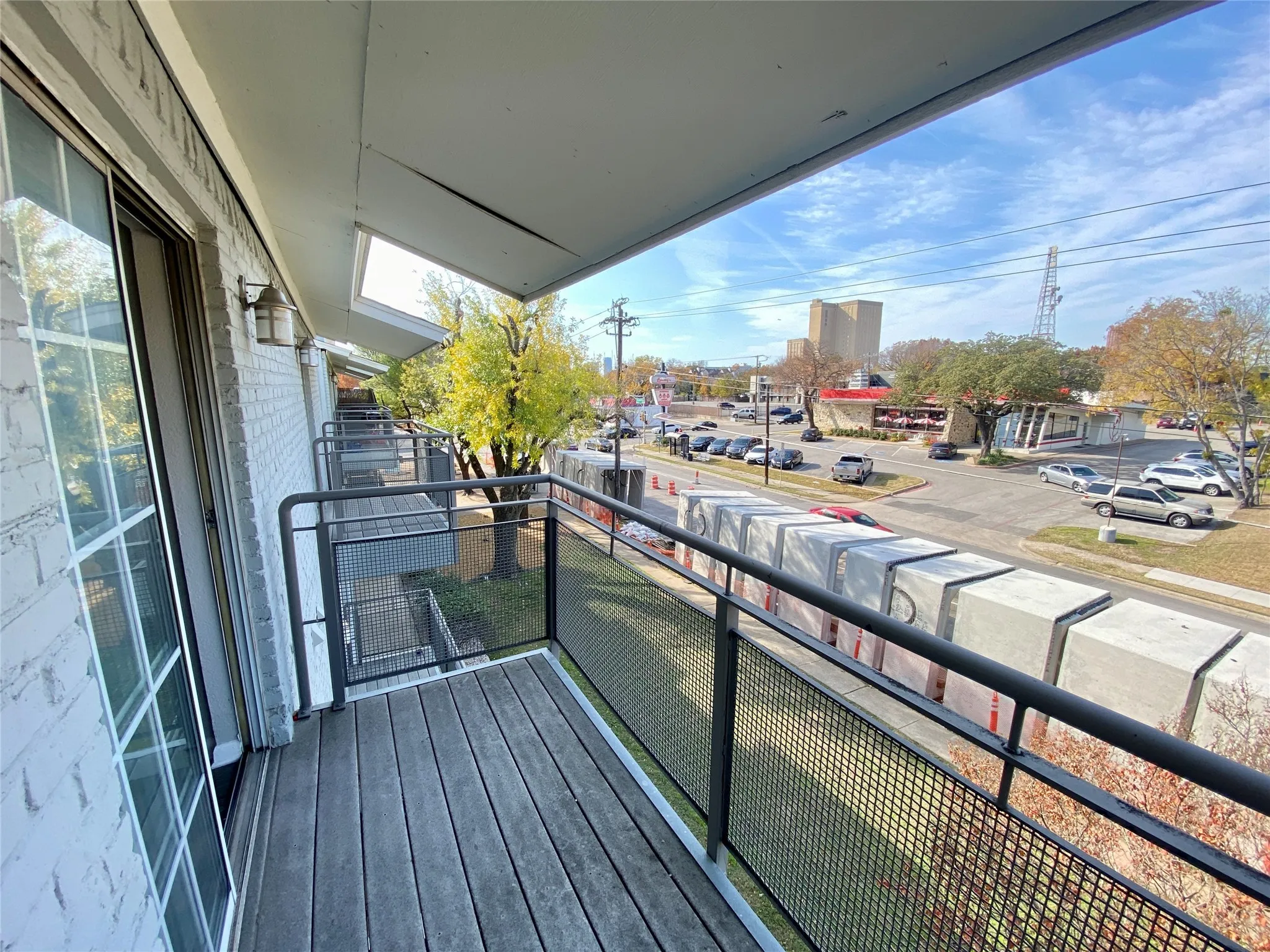 Condominium For Rent in Dallas County , 4502 Gaston Avenue 322, Dallas, Texas 75246, 1 Bedroom, 1 Bathroom, Garage spaces, 567 Sqft, built in 1984, Preowned, mls#21130743, Real Estate Agent in Dallas, Homes For Rent in Dallas county, Homes For Rent in Dallas, Realtor in Dallas Texas, Real Estate Brokerage Independent Realty Texas, Luminita Cordes Realtor