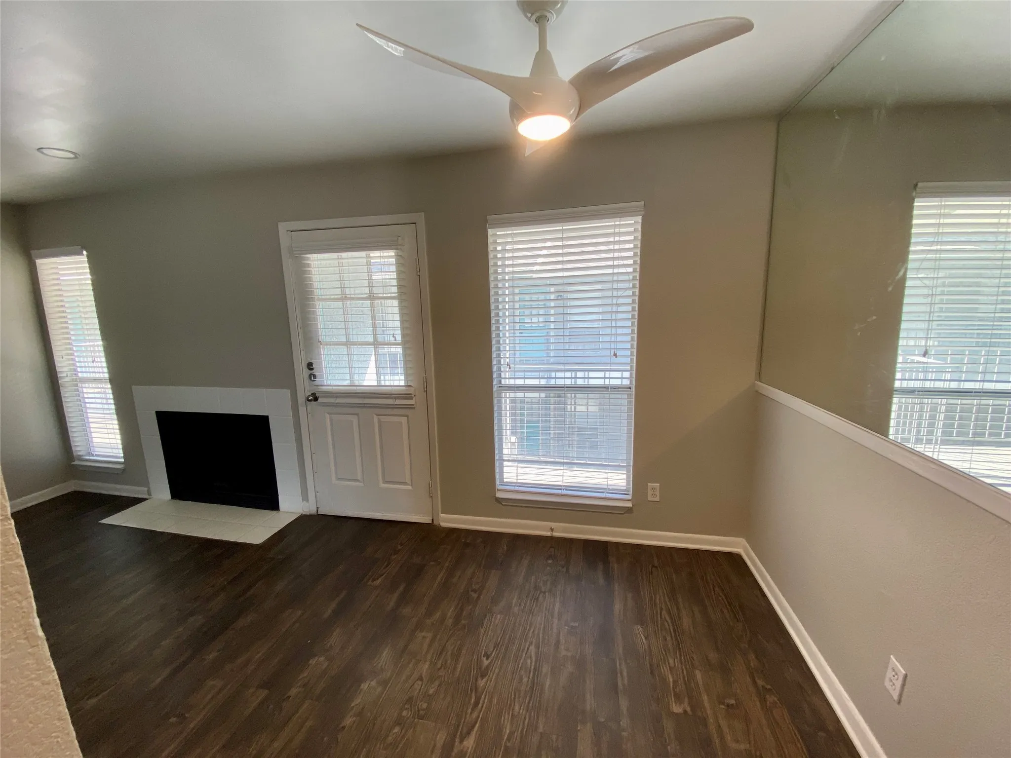 Condominium For Rent in Dallas County , 4502 Gaston Avenue 322, Dallas, Texas 75246, 1 Bedroom, 1 Bathroom, Garage spaces, 567 Sqft, built in 1984, Preowned, mls#21130743, Real Estate Agent in Dallas, Homes For Rent in Dallas county, Homes For Rent in Dallas, Realtor in Dallas Texas, Real Estate Brokerage Independent Realty Texas, Luminita Cordes Realtor