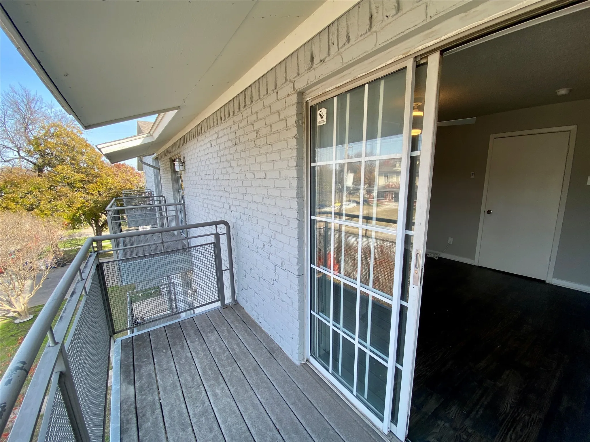 Condominium For Rent in Dallas County , 4502 Gaston Avenue 322, Dallas, Texas 75246, 1 Bedroom, 1 Bathroom, Garage spaces, 567 Sqft, built in 1984, Preowned, mls#21130743, Real Estate Agent in Dallas, Homes For Rent in Dallas county, Homes For Rent in Dallas, Realtor in Dallas Texas, Real Estate Brokerage Independent Realty Texas, Luminita Cordes Realtor