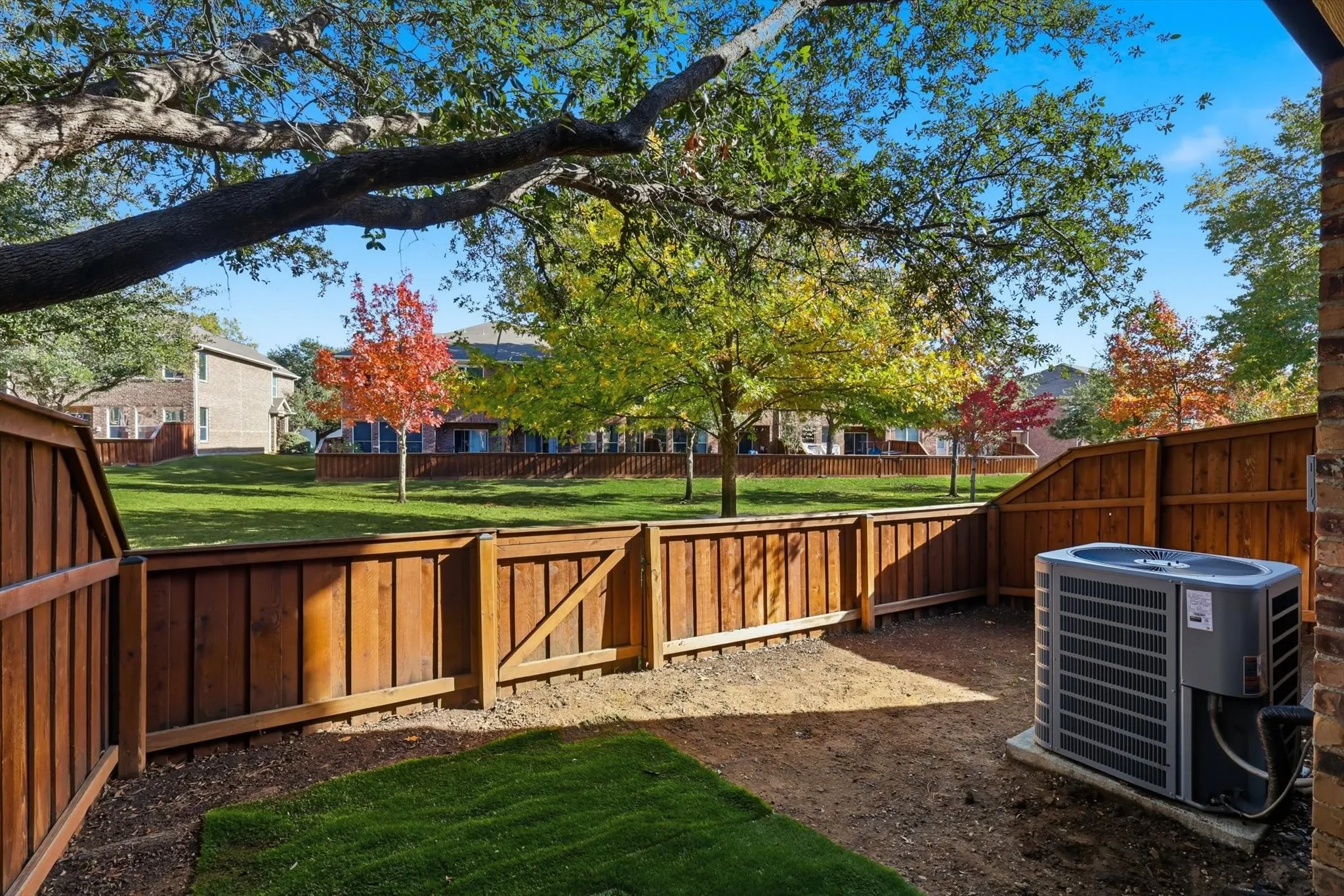 Townhouse For Sale in Dallas County , 2917 Saint Andrews Drive, Lewisville, Texas 75067, 3 Bedroom, 3 Bathroom, 2 Garage spaces, 1,860 Sqft, built in 2004, Preowned, mls#21130643, Real Estate Agent in Lewisville, Homes For Sale in Dallas county, Homes For Sale in Lewisville, Realtor in Lewisville Texas, Real Estate Brokerage Independent Realty Texas, Luminita Cordes Realtor