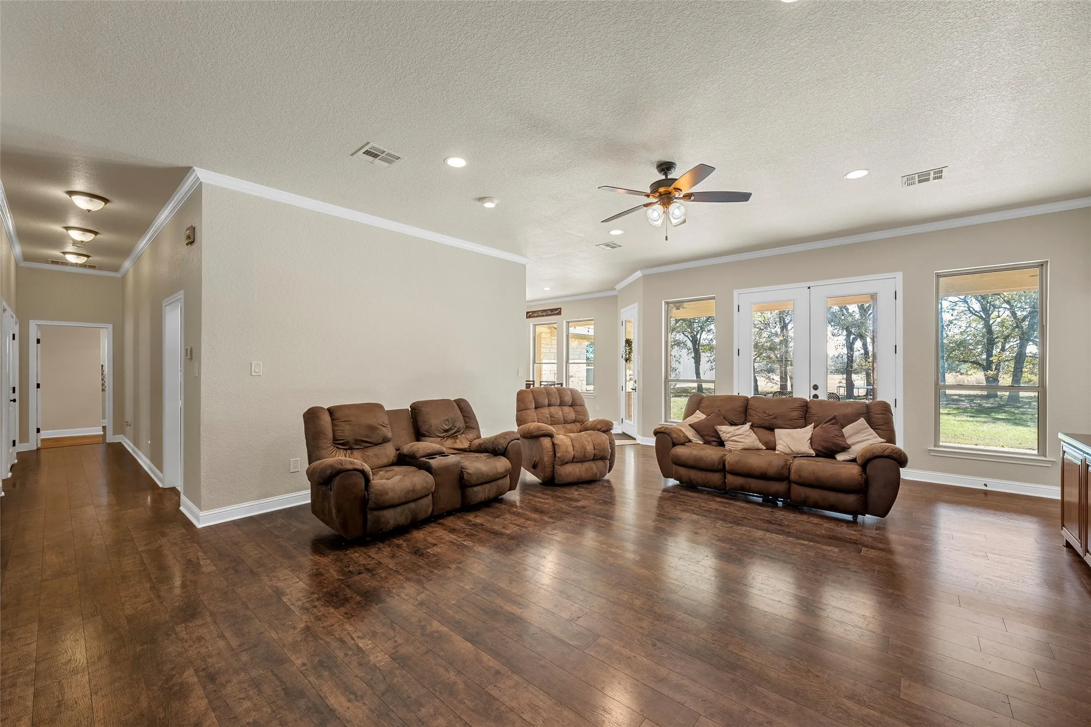 Single Family Residence For Sale in Mc Lennan County , 2743 Tokio Road, West, Texas 76691, 4 Bedroom, 4 Bathroom, 2 Garage spaces, 3,976 Sqft, built in 2014, mls#21130002, Real Estate Agent in West, Homes For Sale in Mc Lennan county, Homes For Sale in West, Realtor in West Texas, Real Estate Brokerage Independent Realty Texas, Luminita Cordes Realtor