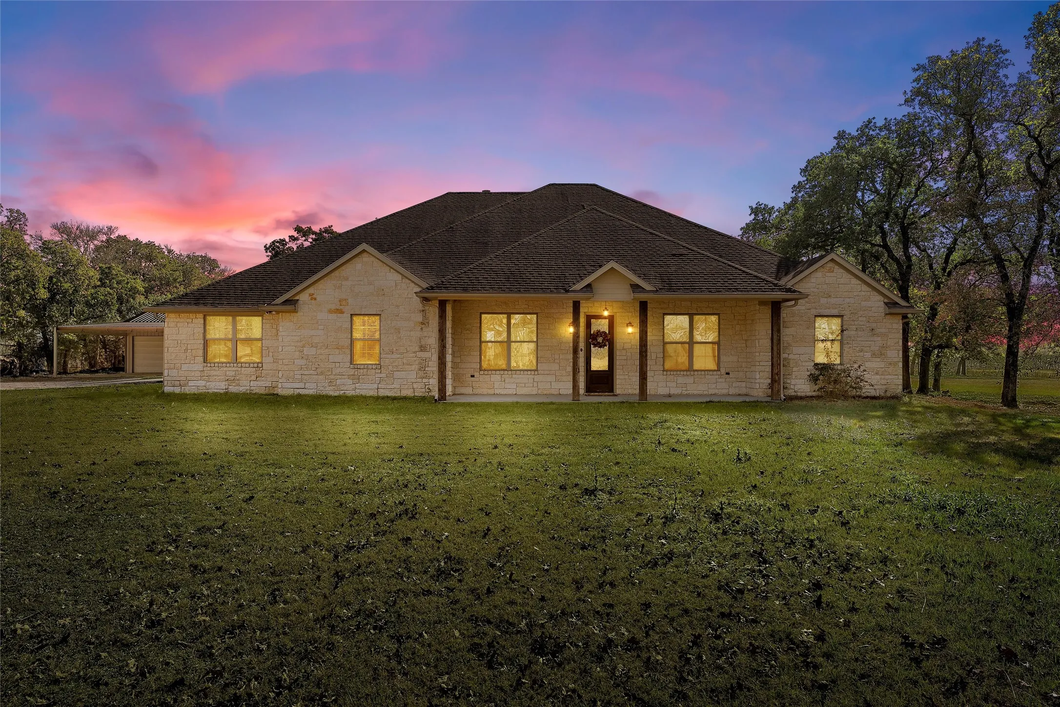 Single Family Residence For Sale in Mc Lennan County , 2743 Tokio Road, West, Texas 76691, 4 Bedroom, 4 Bathroom, 2 Garage spaces, 3,976 Sqft, built in 2014, mls#21130002, Real Estate Agent in West, Homes For Sale in Mc Lennan county, Homes For Sale in West, Realtor in West Texas, Real Estate Brokerage Independent Realty Texas, Luminita Cordes Realtor