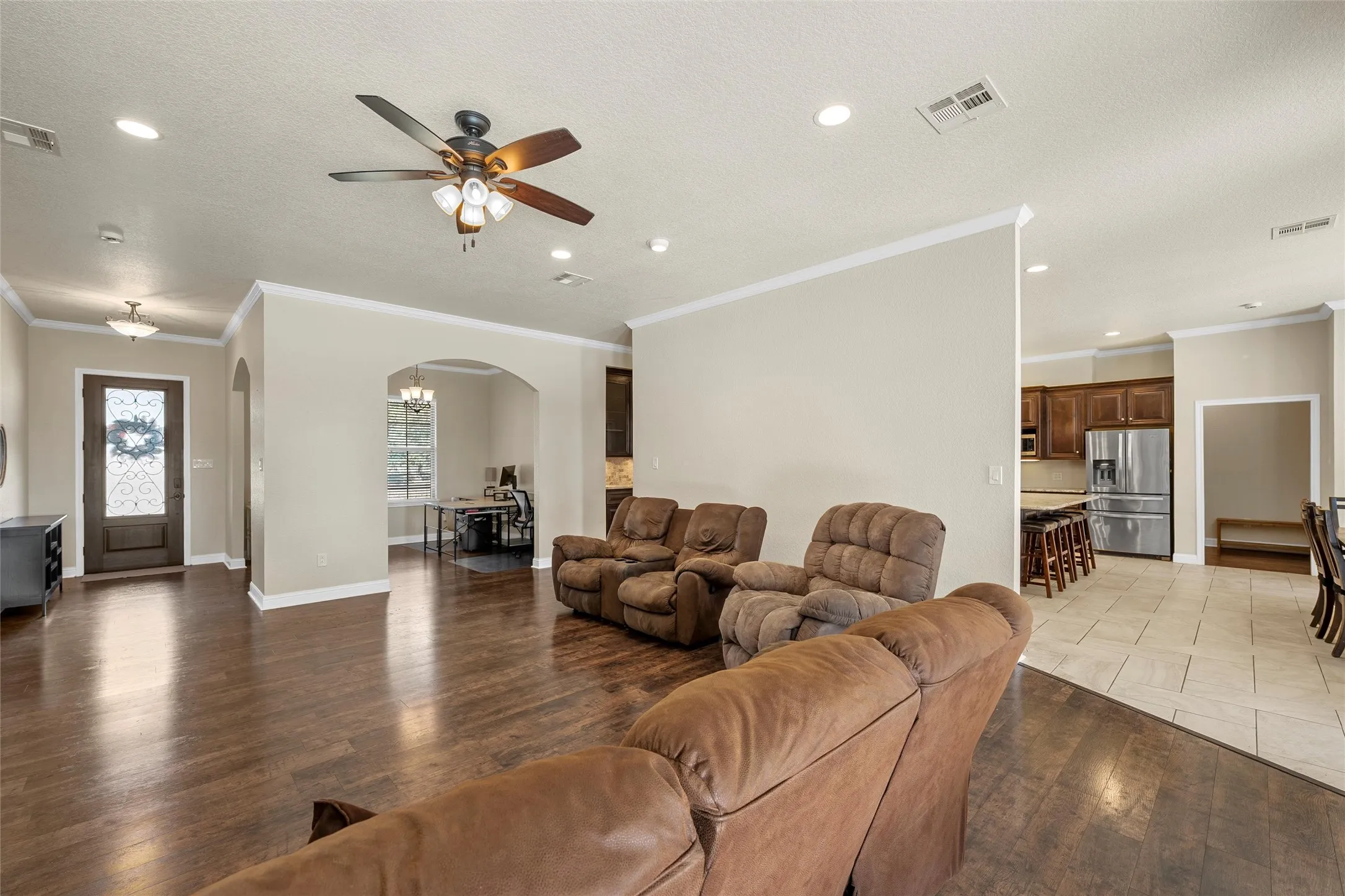 Single Family Residence For Sale in Mc Lennan County , 2743 Tokio Road, West, Texas 76691, 4 Bedroom, 4 Bathroom, 2 Garage spaces, 3,976 Sqft, built in 2014, mls#21130002, Real Estate Agent in West, Homes For Sale in Mc Lennan county, Homes For Sale in West, Realtor in West Texas, Real Estate Brokerage Independent Realty Texas, Luminita Cordes Realtor