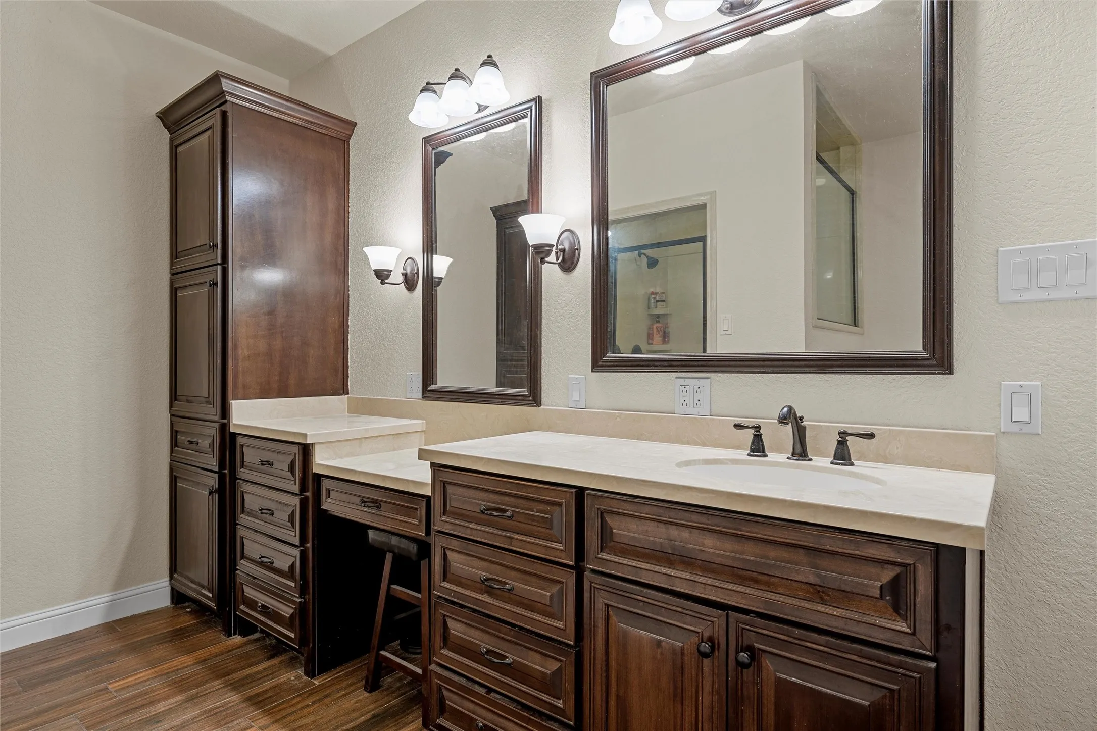 Single Family Residence For Sale in Mc Lennan County , 2743 Tokio Road, West, Texas 76691, 4 Bedroom, 4 Bathroom, 2 Garage spaces, 3,976 Sqft, built in 2014, mls#21130002, Real Estate Agent in West, Homes For Sale in Mc Lennan county, Homes For Sale in West, Realtor in West Texas, Real Estate Brokerage Independent Realty Texas, Luminita Cordes Realtor