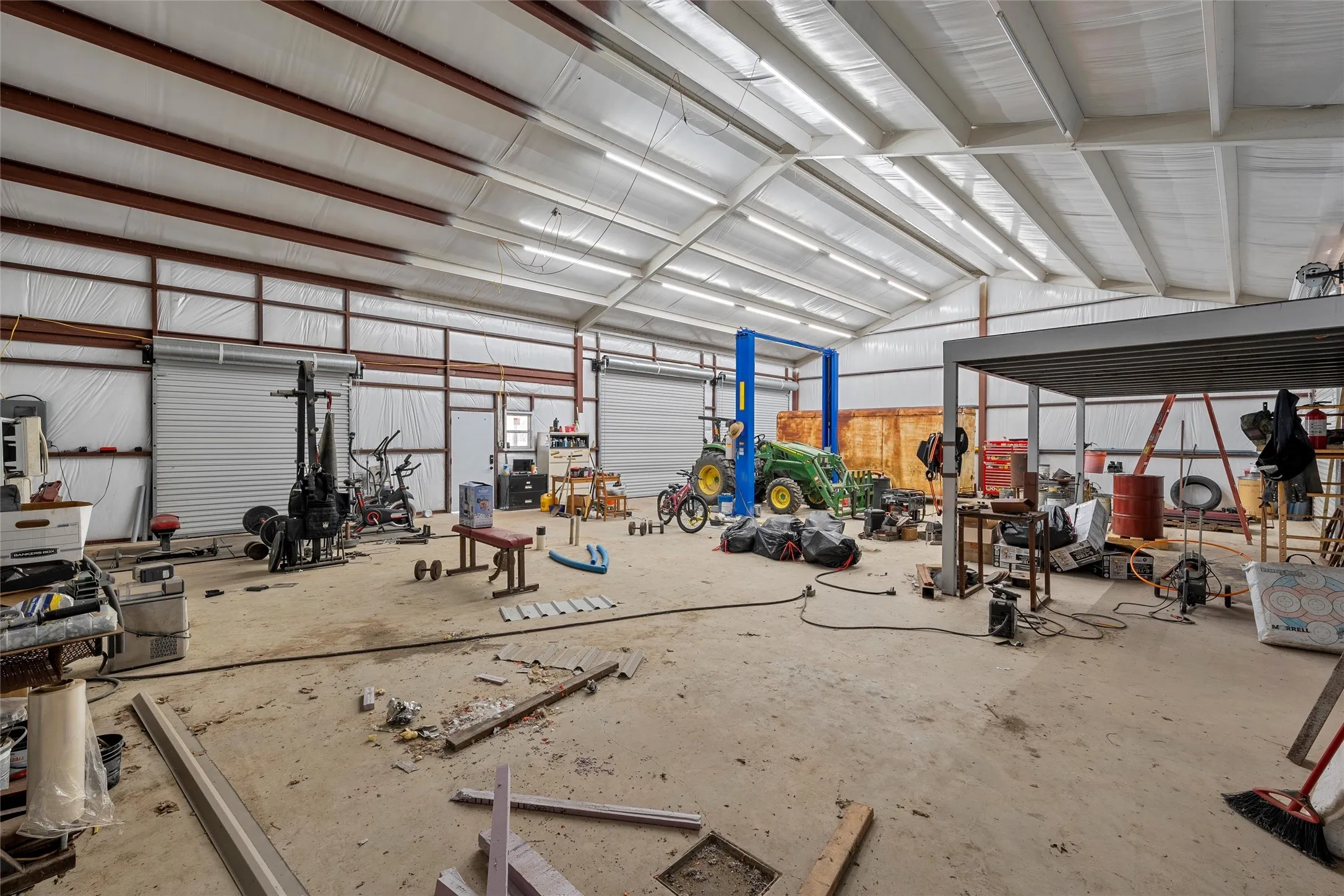 Single Family Residence For Sale in Mc Lennan County , 2743 Tokio Road, West, Texas 76691, 4 Bedroom, 4 Bathroom, 2 Garage spaces, 3,976 Sqft, built in 2014, mls#21130002, Real Estate Agent in West, Homes For Sale in Mc Lennan county, Homes For Sale in West, Realtor in West Texas, Real Estate Brokerage Independent Realty Texas, Luminita Cordes Realtor