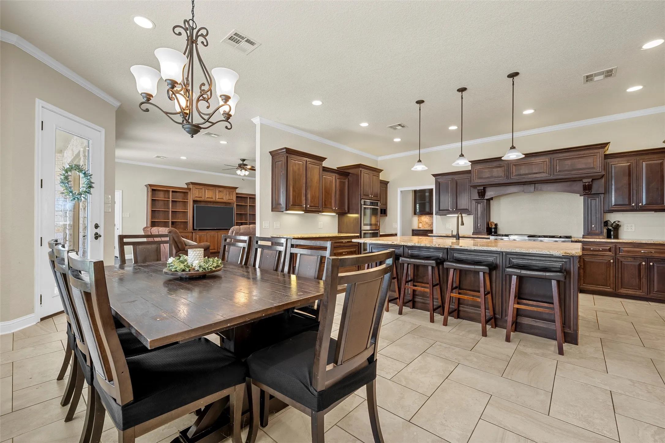 Single Family Residence For Sale in Mc Lennan County , 2743 Tokio Road, West, Texas 76691, 4 Bedroom, 4 Bathroom, 2 Garage spaces, 3,976 Sqft, built in 2014, mls#21130002, Real Estate Agent in West, Homes For Sale in Mc Lennan county, Homes For Sale in West, Realtor in West Texas, Real Estate Brokerage Independent Realty Texas, Luminita Cordes Realtor