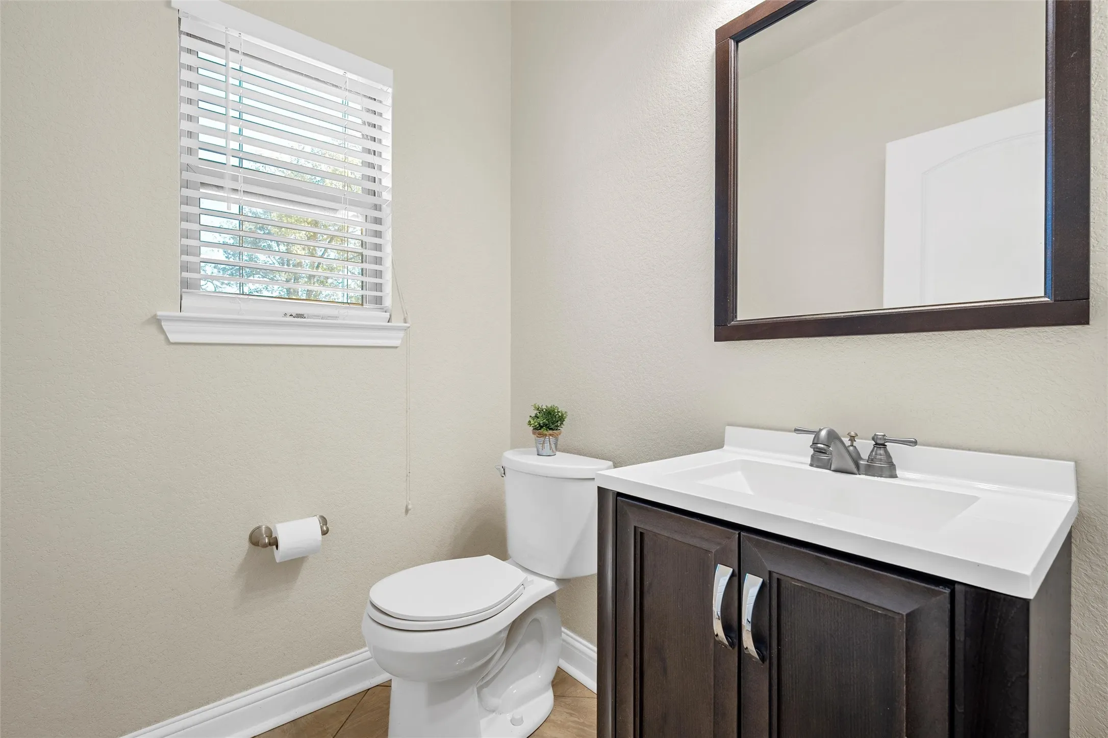 Single Family Residence For Sale in Mc Lennan County , 2743 Tokio Road, West, Texas 76691, 4 Bedroom, 4 Bathroom, 2 Garage spaces, 3,976 Sqft, built in 2014, mls#21130002, Real Estate Agent in West, Homes For Sale in Mc Lennan county, Homes For Sale in West, Realtor in West Texas, Real Estate Brokerage Independent Realty Texas, Luminita Cordes Realtor