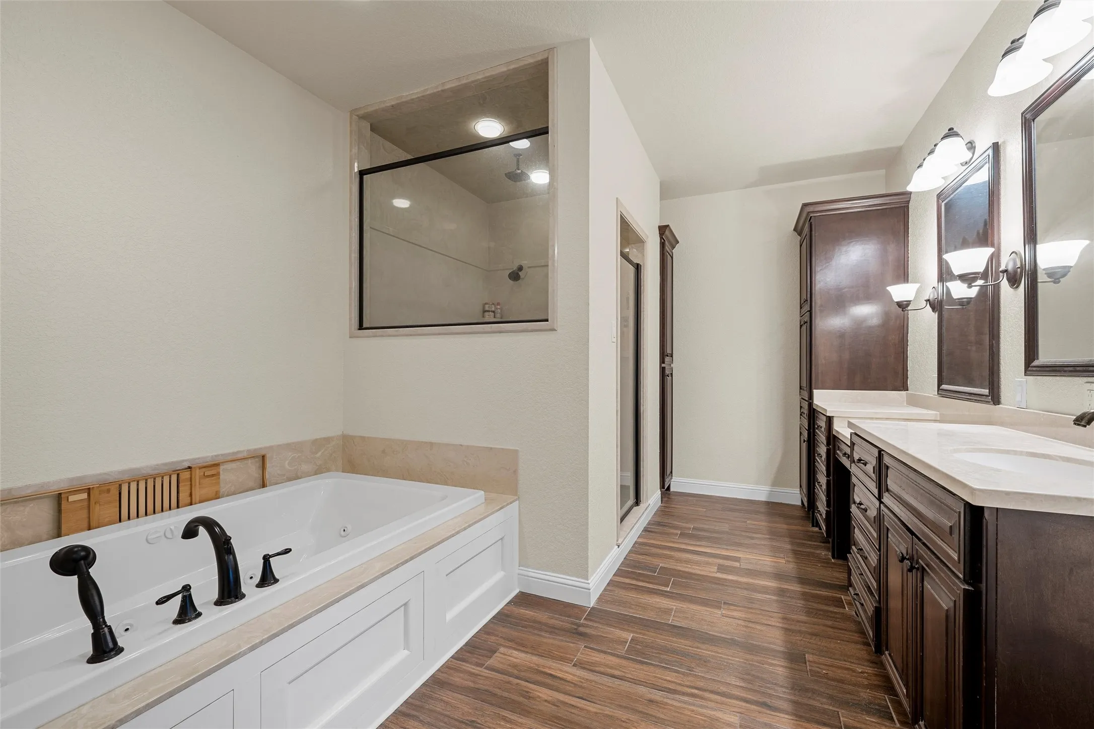 Single Family Residence For Sale in Mc Lennan County , 2743 Tokio Road, West, Texas 76691, 4 Bedroom, 4 Bathroom, 2 Garage spaces, 3,976 Sqft, built in 2014, mls#21130002, Real Estate Agent in West, Homes For Sale in Mc Lennan county, Homes For Sale in West, Realtor in West Texas, Real Estate Brokerage Independent Realty Texas, Luminita Cordes Realtor