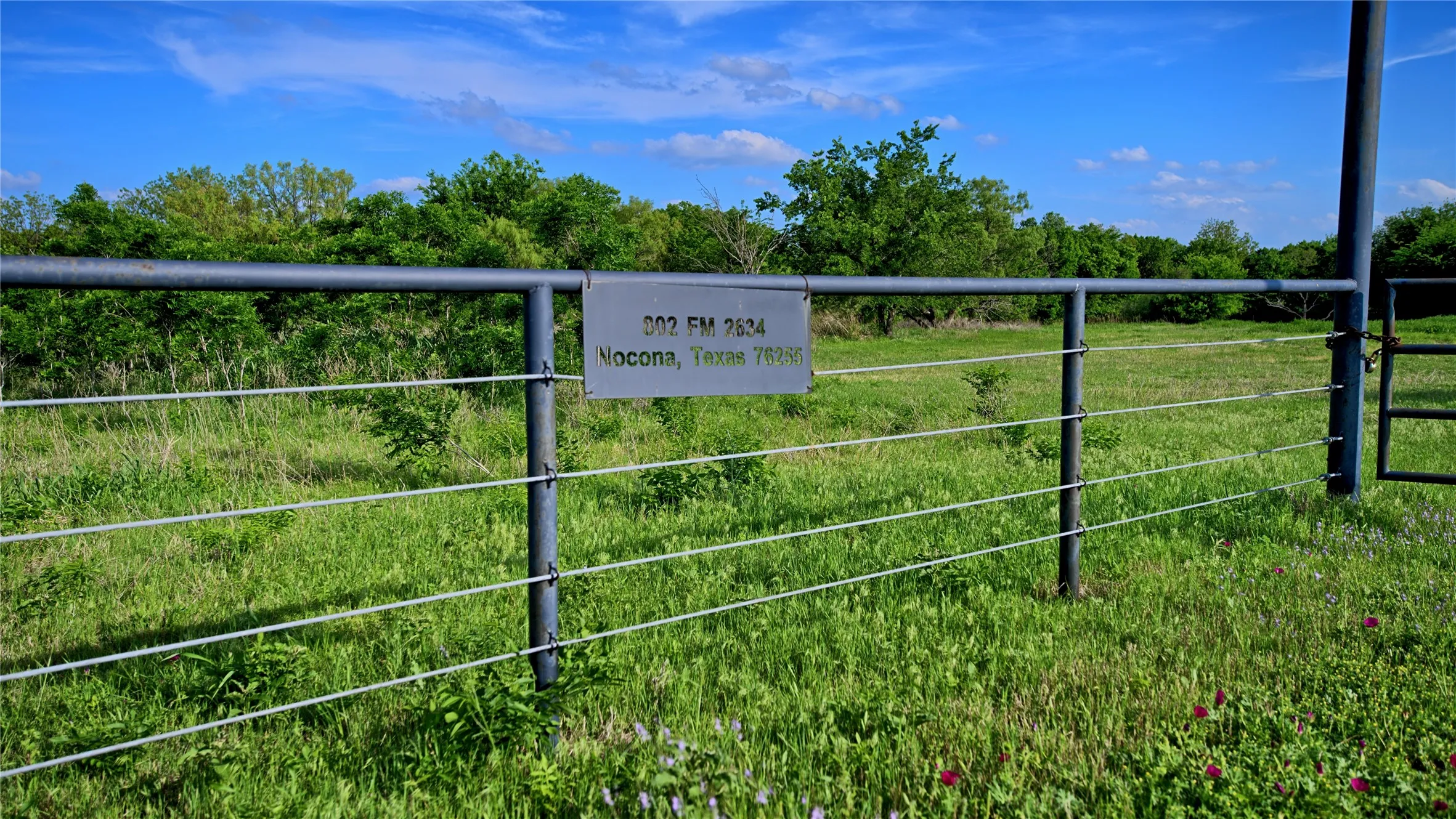 Single Family Residence For Sale in Montague County , 802 Fm 2634, Nocona, Texas 76255, 2 Bedroom, 2 Bathroom, 3 Garage spaces, 1,032 Sqft, built in 2017, Preowned, mls#21129407, Real Estate Agent in Nocona, Homes For Sale in Montague county, Homes For Sale in Nocona, Realtor in Nocona Texas, Real Estate Brokerage Independent Realty Texas, Luminita Cordes Realtor