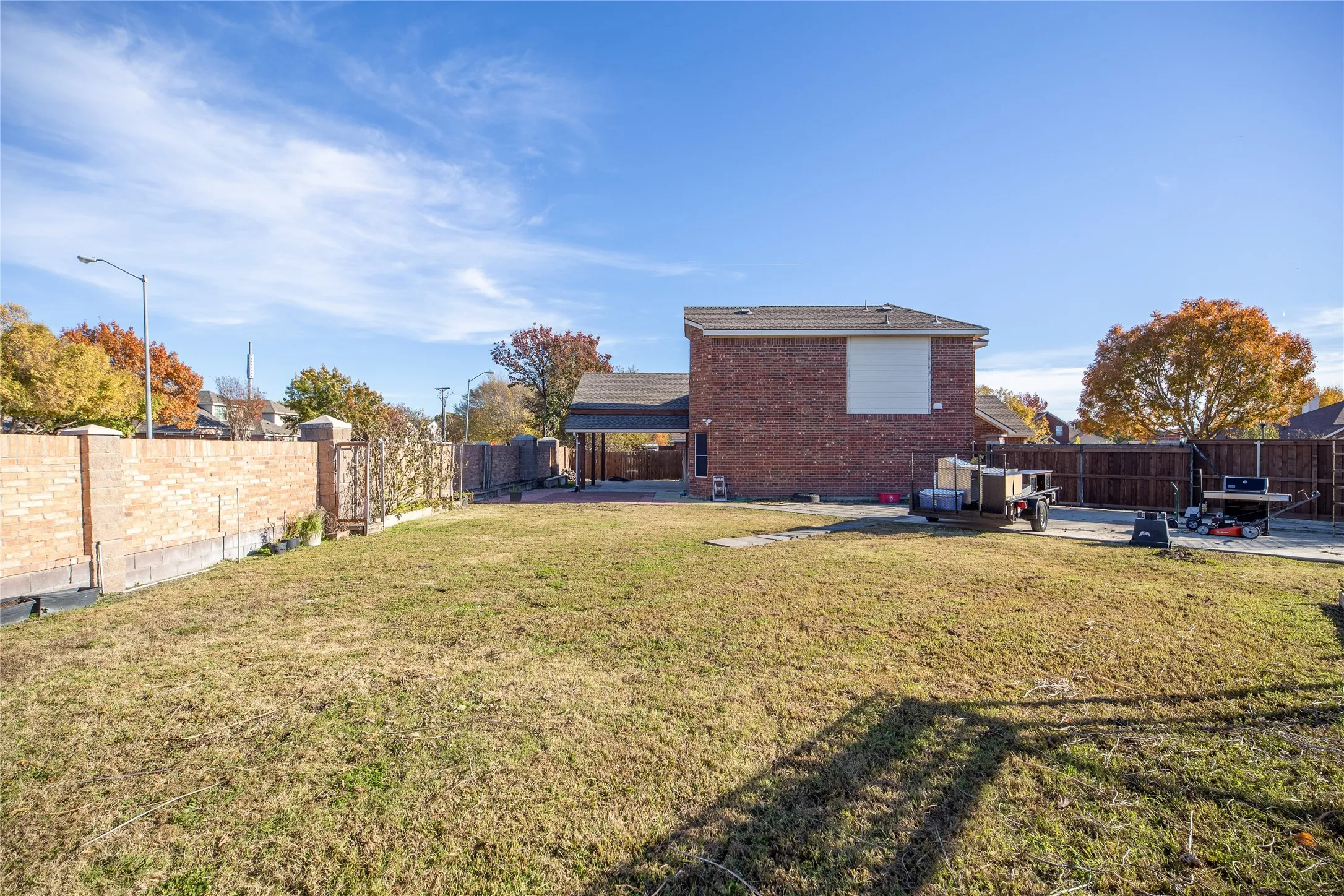 Single Family Residence For Sale in Dallas County , 7914 Albany Drive, Rowlett, Texas 75089, 4 Bedrooms, 4 Bathrooms, 2 Garage spaces, 2,214 Sqft, built in 2001, Price $400,000, mls#21131156, Real Estate Agent in Rowlett, Homes For Sale in Dallas county, Homes For Sale in Rowlett, Realtor in Rowlett Texas, Real Estate Brokerage Independent Realty Texas, Luminita Cordes Realtor