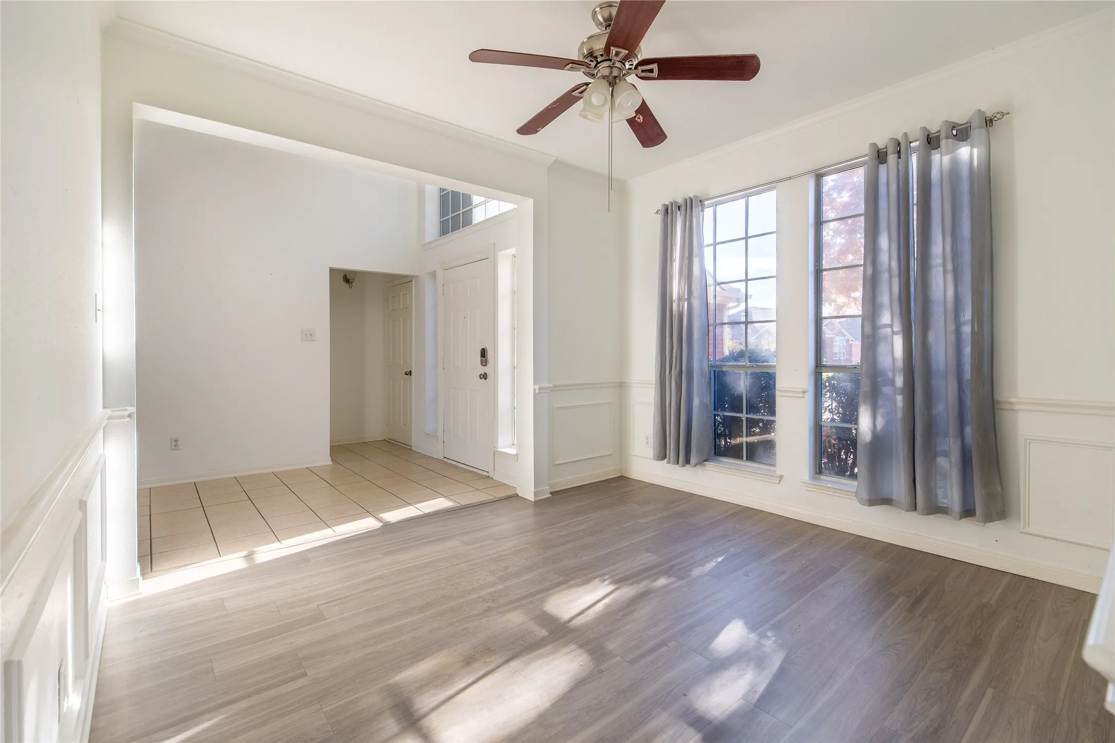 Single Family Residence For Sale in Dallas County , 7914 Albany Drive, Rowlett, Texas 75089, 4 Bedrooms, 4 Bathrooms, 2 Garage spaces, 2,214 Sqft, built in 2001, Price $400,000, mls#21131156, Real Estate Agent in Rowlett, Homes For Sale in Dallas county, Homes For Sale in Rowlett, Realtor in Rowlett Texas, Real Estate Brokerage Independent Realty Texas, Luminita Cordes Realtor
