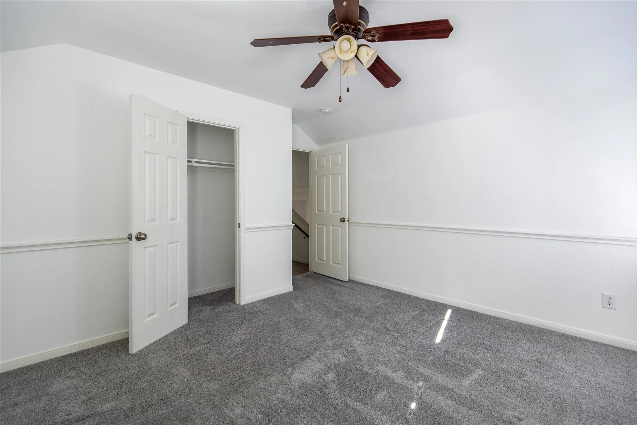 Single Family Residence For Sale in Dallas County , 7914 Albany Drive, Rowlett, Texas 75089, 4 Bedrooms, 4 Bathrooms, 2 Garage spaces, 2,214 Sqft, built in 2001, Price $400,000, mls#21131156, Real Estate Agent in Rowlett, Homes For Sale in Dallas county, Homes For Sale in Rowlett, Realtor in Rowlett Texas, Real Estate Brokerage Independent Realty Texas, Luminita Cordes Realtor